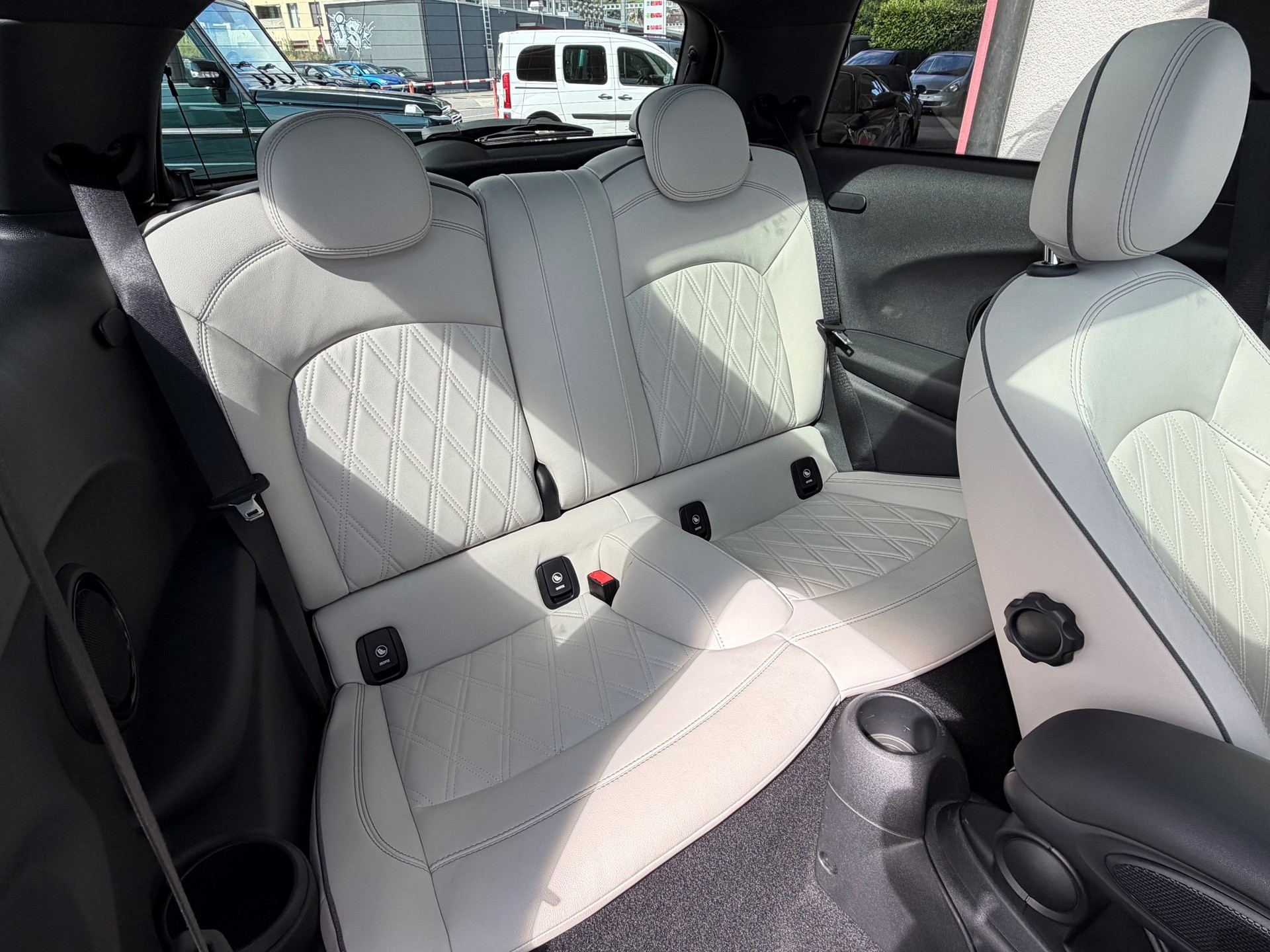 MINI Cooper Steptronic DKG-image-8