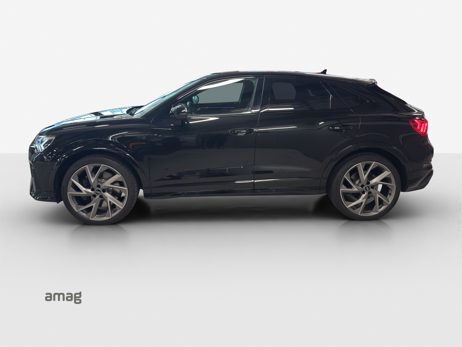 AUDI RS Q3 Sportback quattro S tronic-image-1