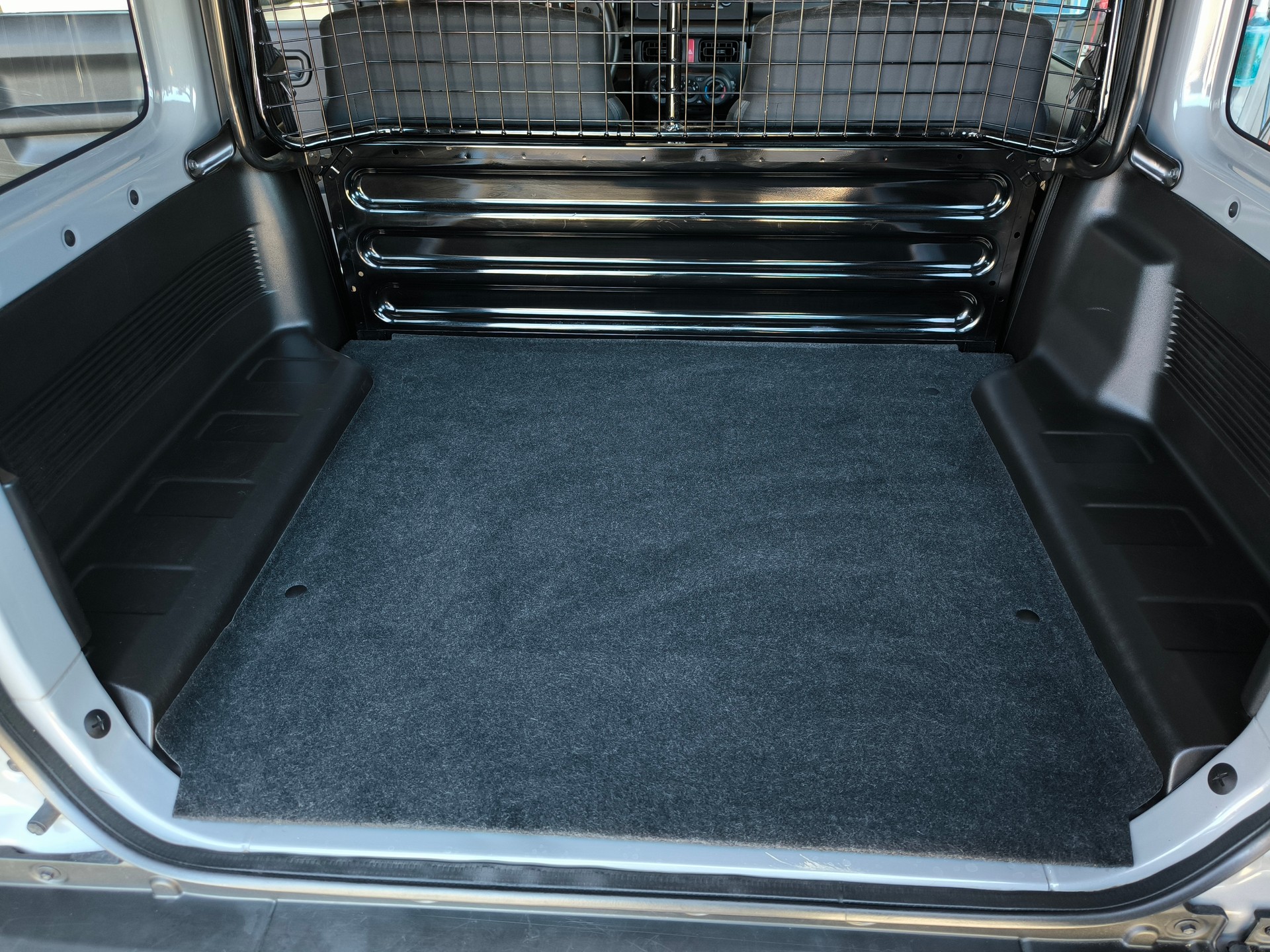 SUZUKI Jimny 1.5 Classic Car Color 4x4-image-3