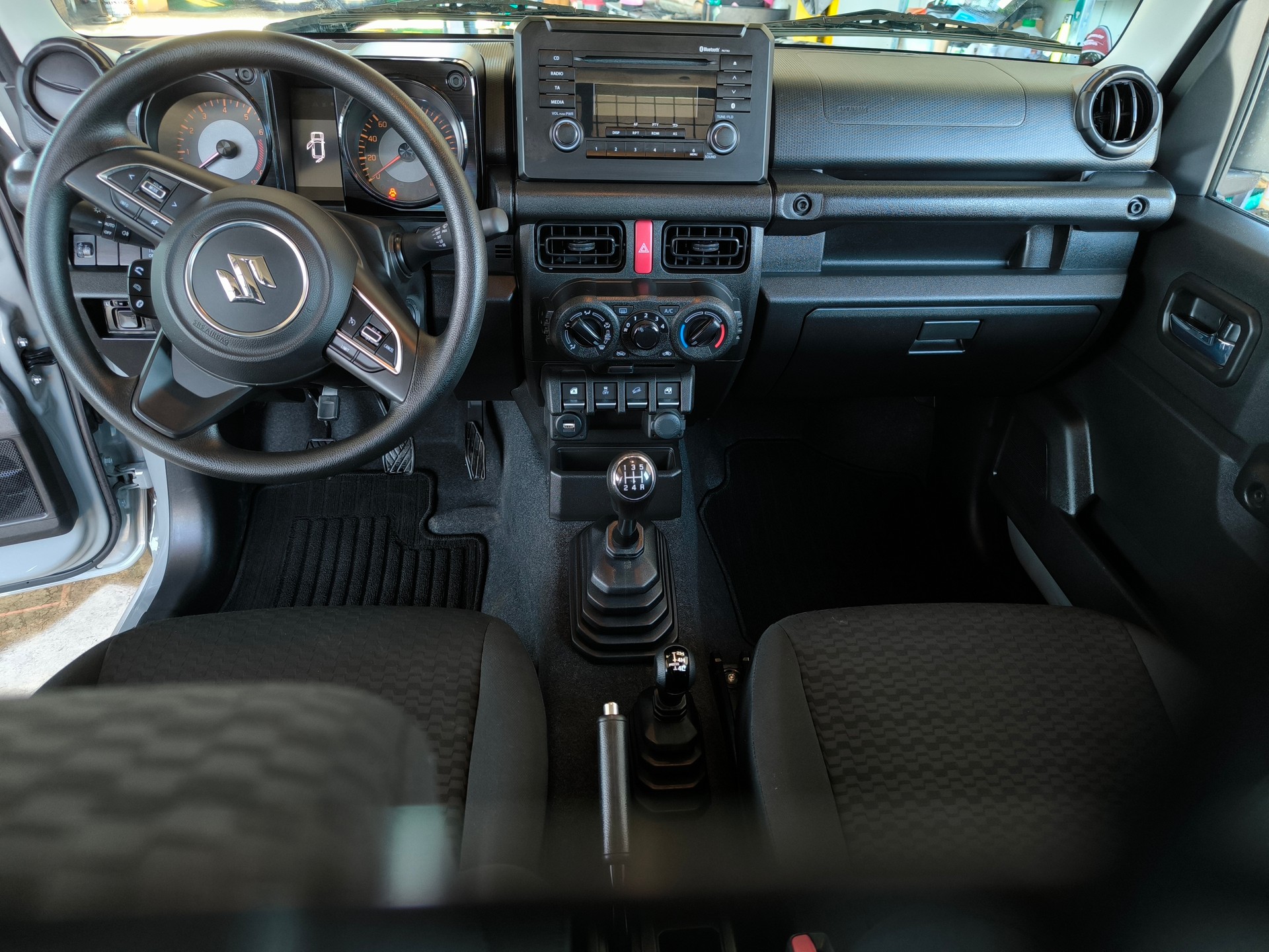 SUZUKI Jimny 1.5 Classic Car Color 4x4-image-5