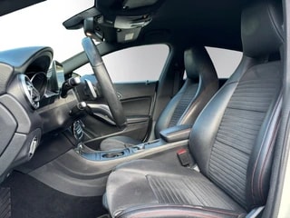 MERCEDES-BENZ CLA 250 AMG Line-image-5