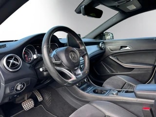MERCEDES-BENZ CLA 250 AMG Line-image-7