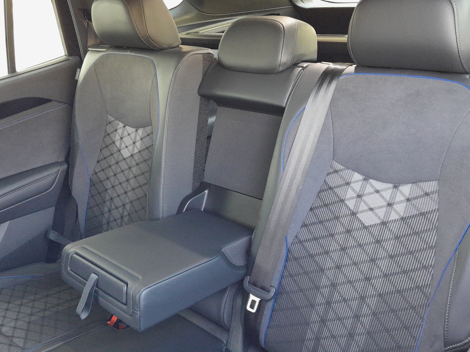 VW Tayron 2.0 TSI R-Line DSG 4Motion-image-11