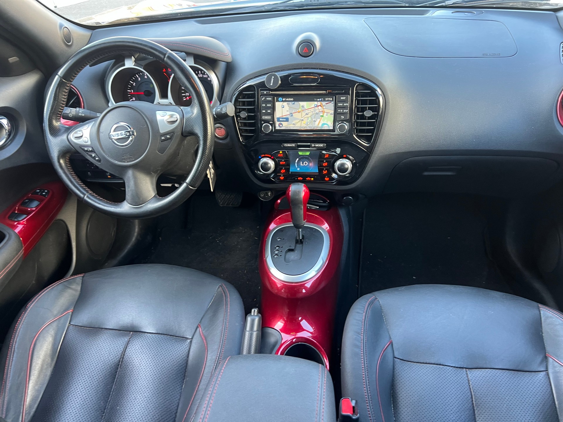 NISSAN Juke 1.6 DIG-T tekna 4x4 Xtronic M-CVT-image-10