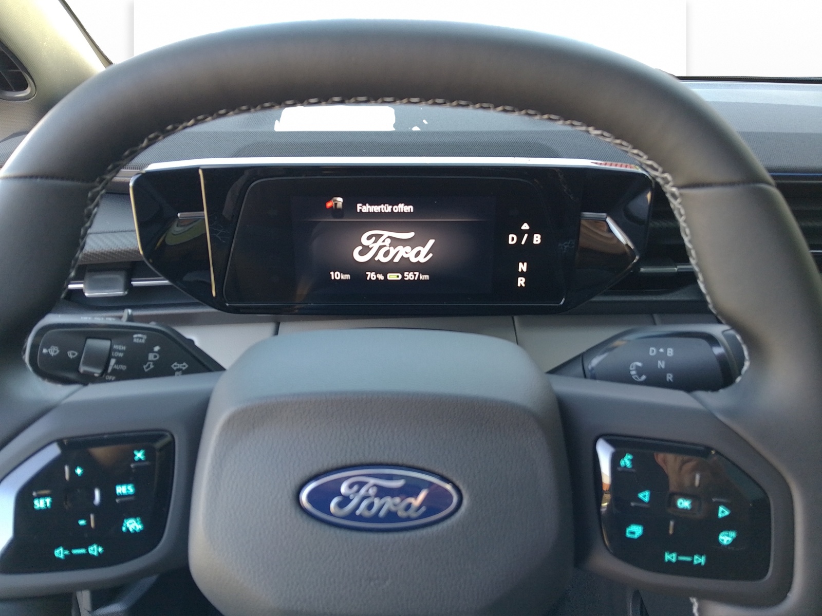 FORD Explorer Extended Range Premium AWD-image-8