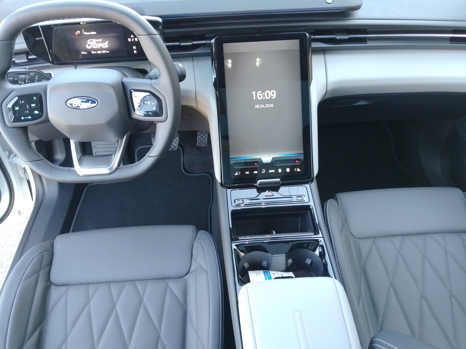 FORD Explorer Extended Range Premium AWD-image-6