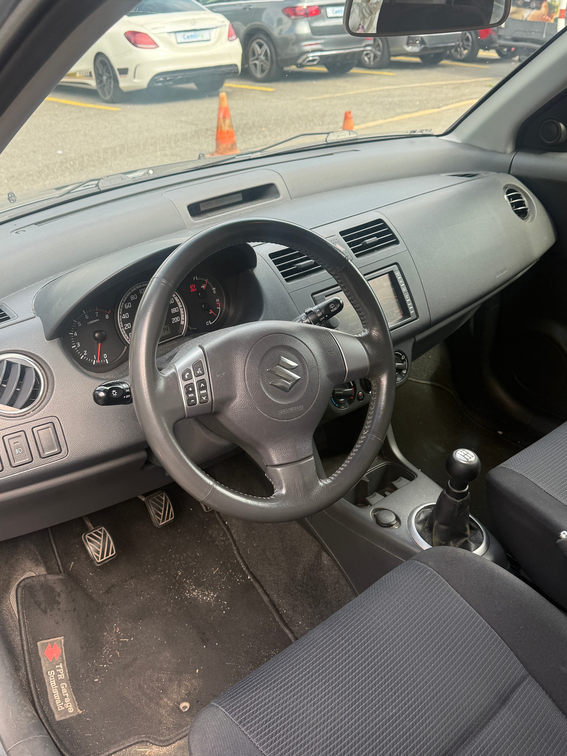 SUZUKI Swift 1.3i 16V GL 4x4-image-7