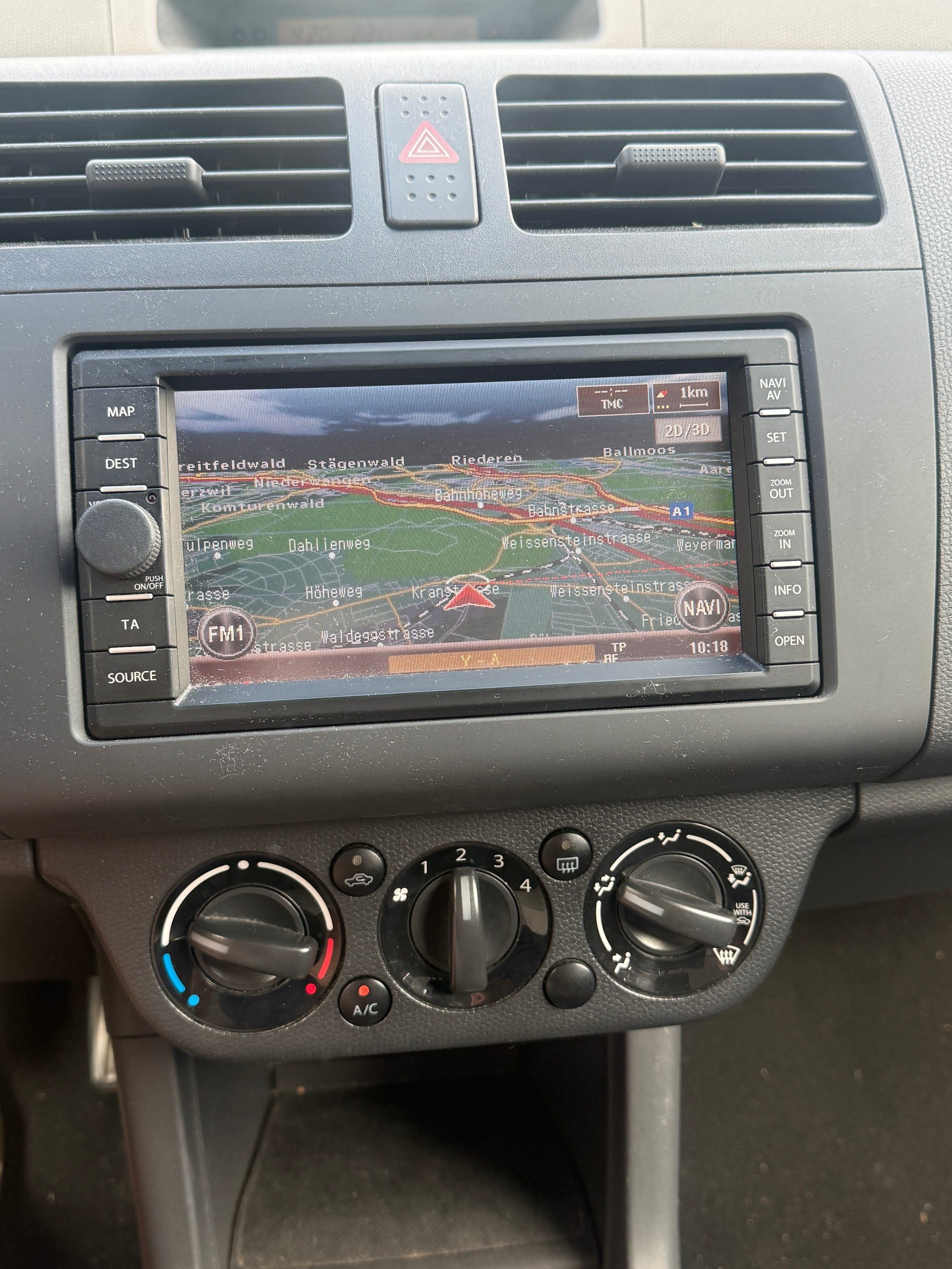 SUZUKI Swift 1.3i 16V GL 4x4-image-8