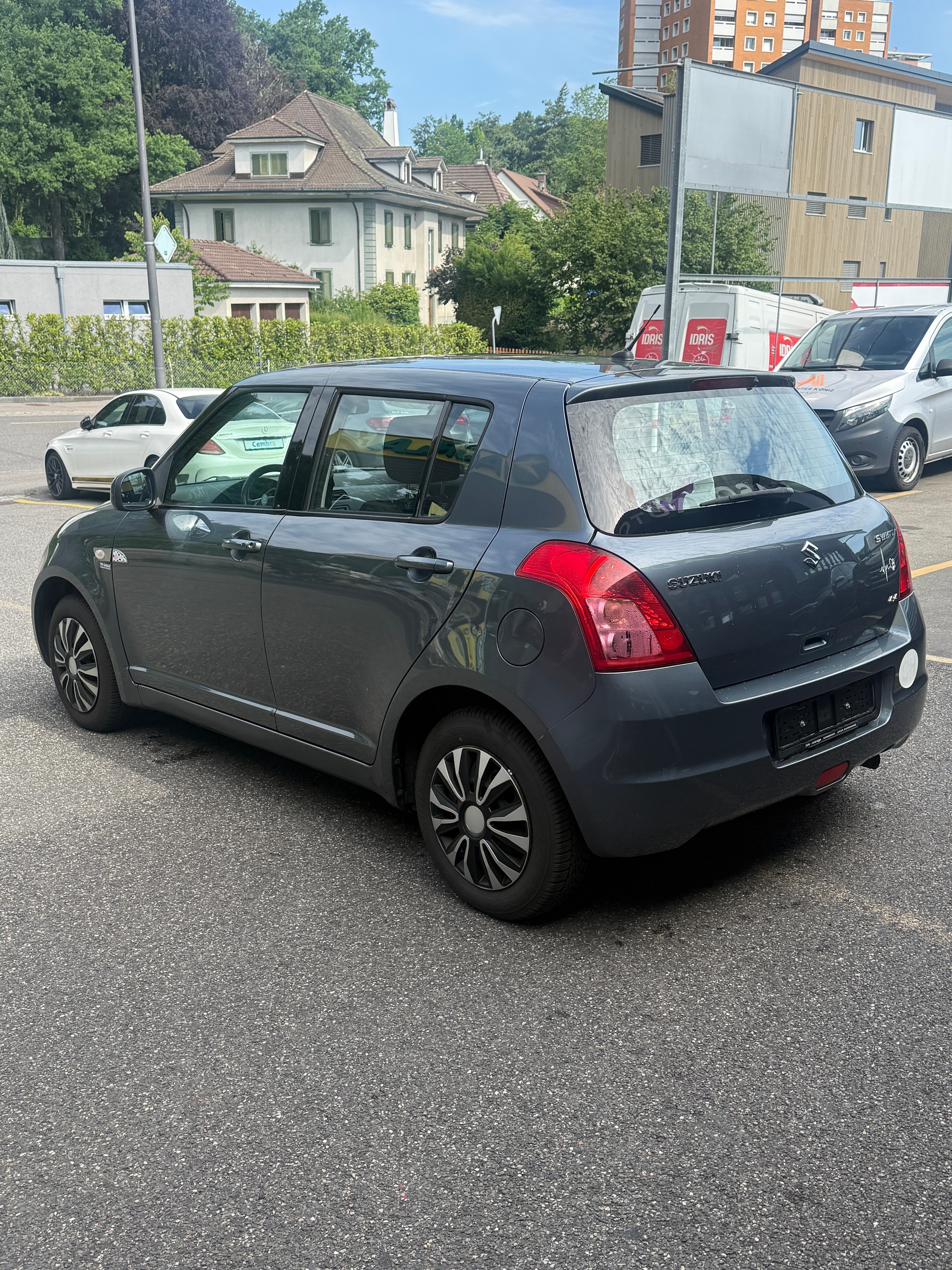 SUZUKI Swift 1.3i 16V GL 4x4-image-4