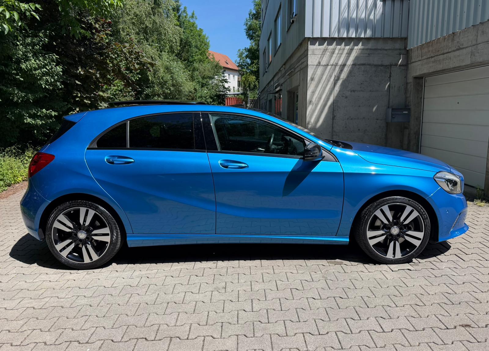 MERCEDES-BENZ A 250 Urban 4Matic 7G-DCT-image-5
