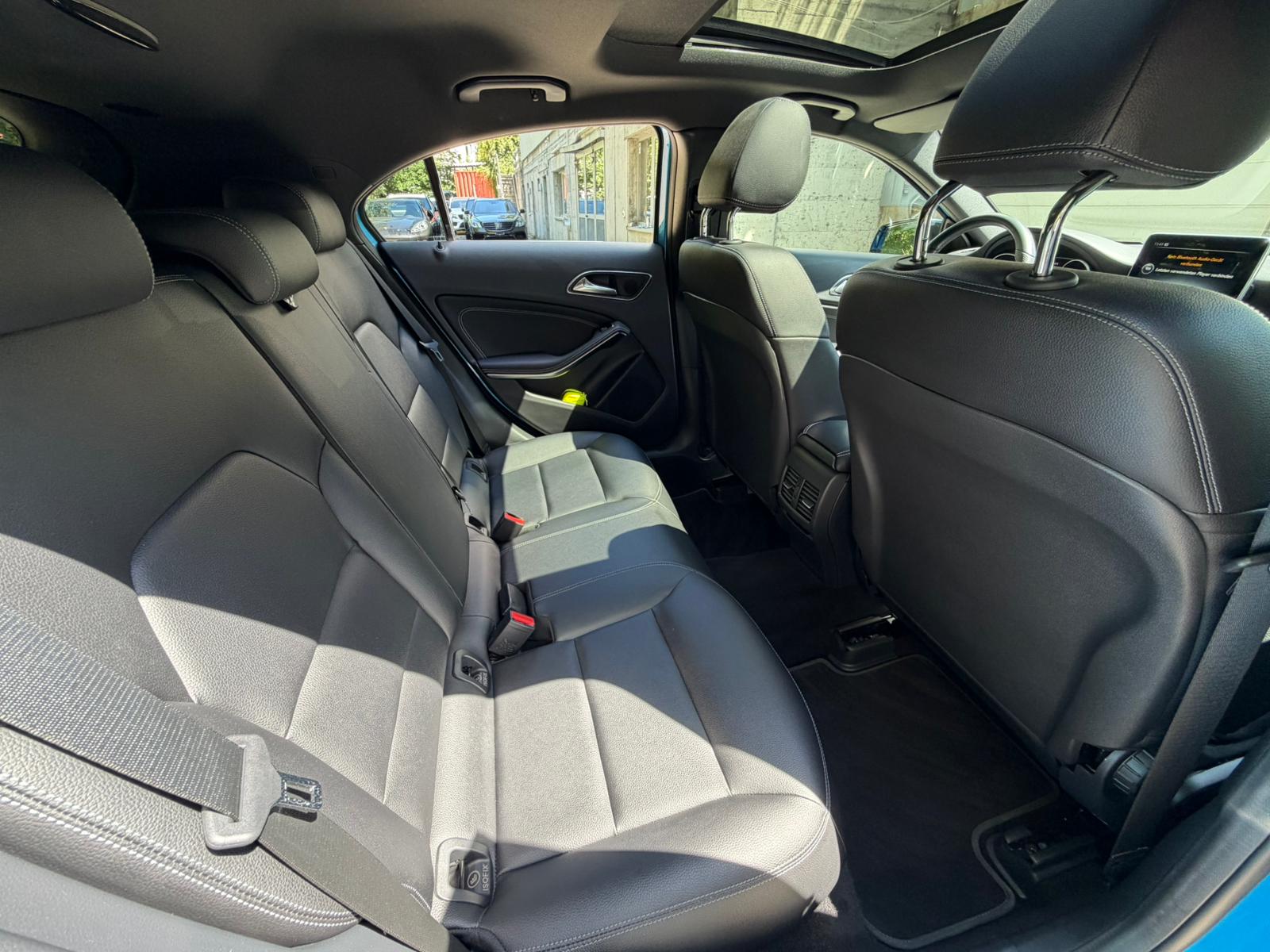 MERCEDES-BENZ A 250 Urban 4Matic 7G-DCT-image-22