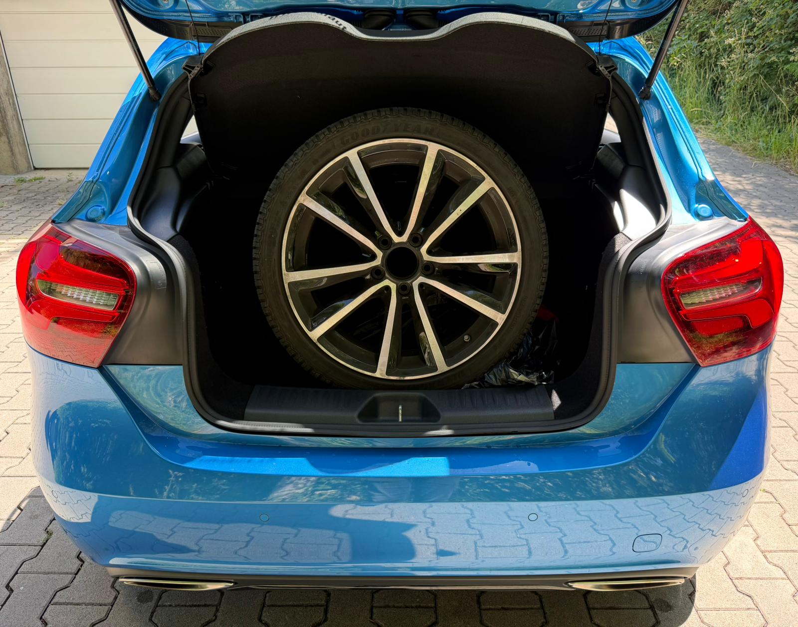 MERCEDES-BENZ A 250 Urban 4Matic 7G-DCT-image-25