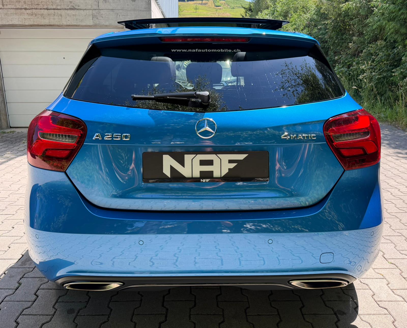 MERCEDES-BENZ A 250 Urban 4Matic 7G-DCT-image-3