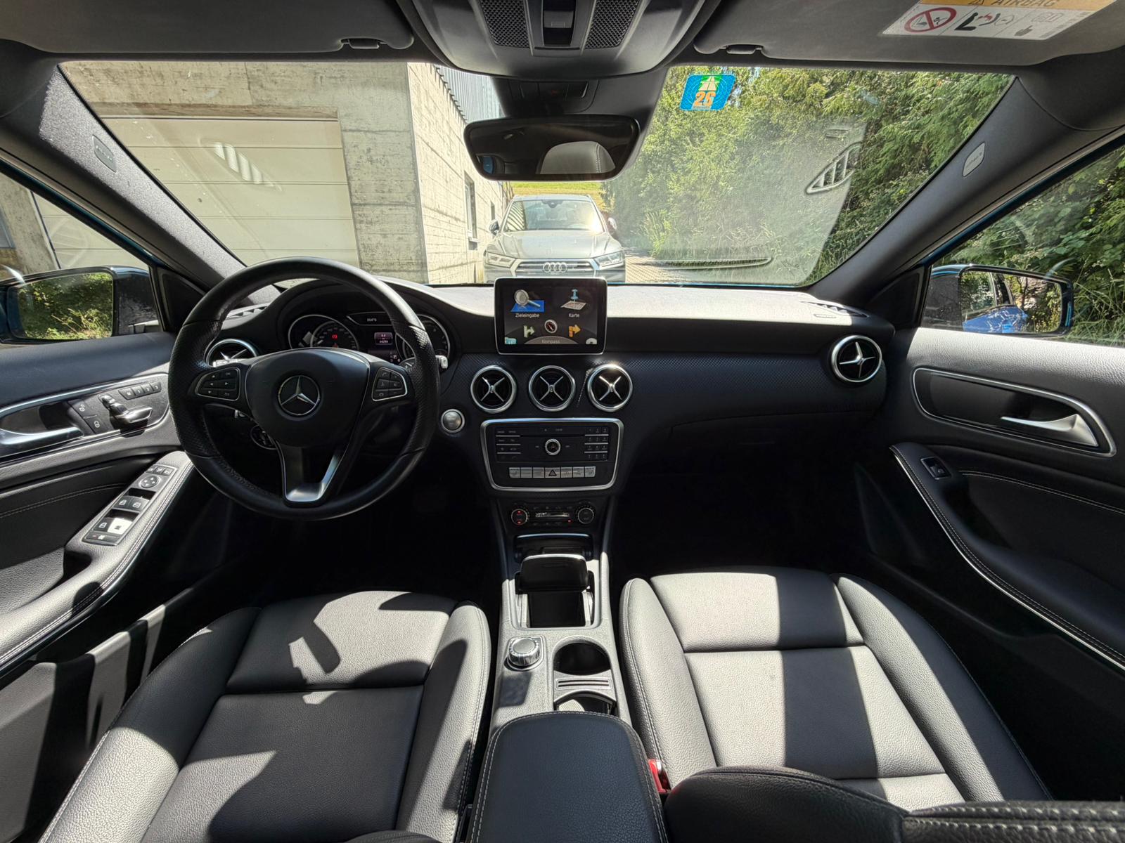 MERCEDES-BENZ A 250 Urban 4Matic 7G-DCT-image-11