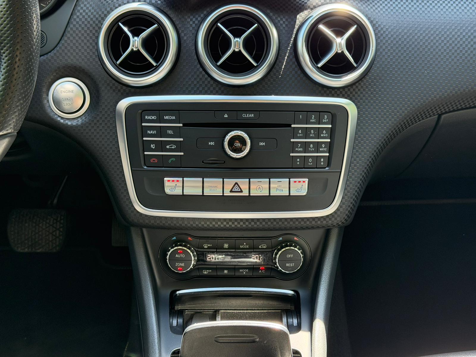 MERCEDES-BENZ A 250 Urban 4Matic 7G-DCT-image-21