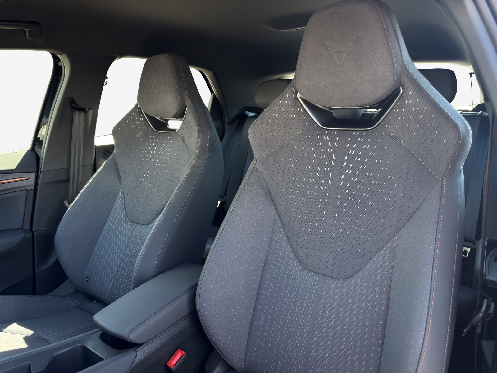 CUPRA Raval 52 kWh Dynamic Launch Edition-image-13