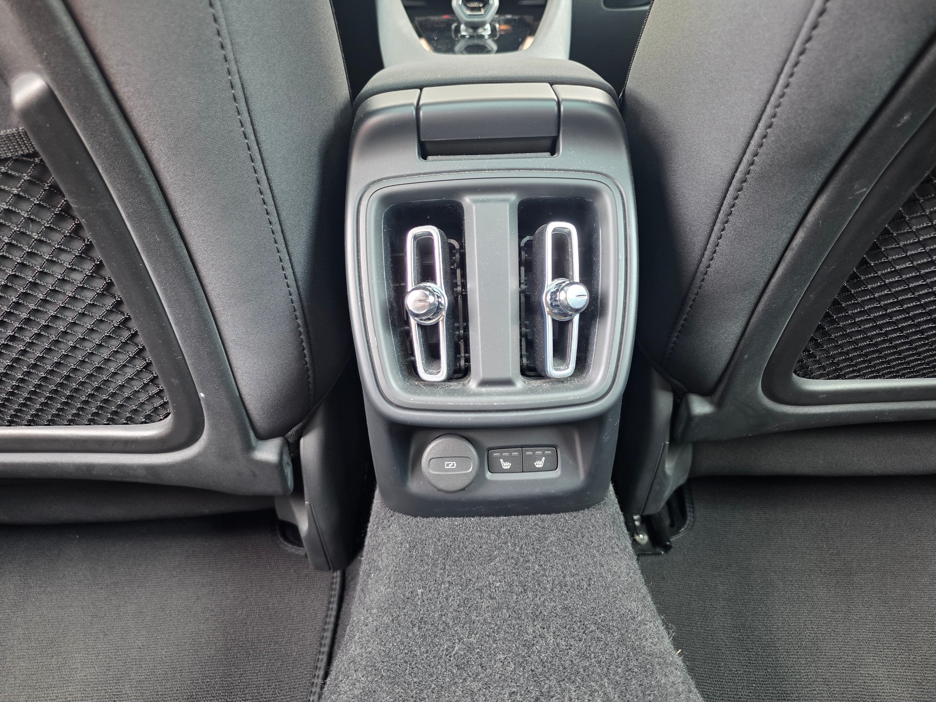 POLESTAR Polestar 2 Long Range Dual 78 kWh * VOLLAUSSGTATTUNG | PERFORMANCE | PLUS-PAKET| DRIVE PAKET| 360° KAMERA| GARANTIE BIS 08.2029-image-18
