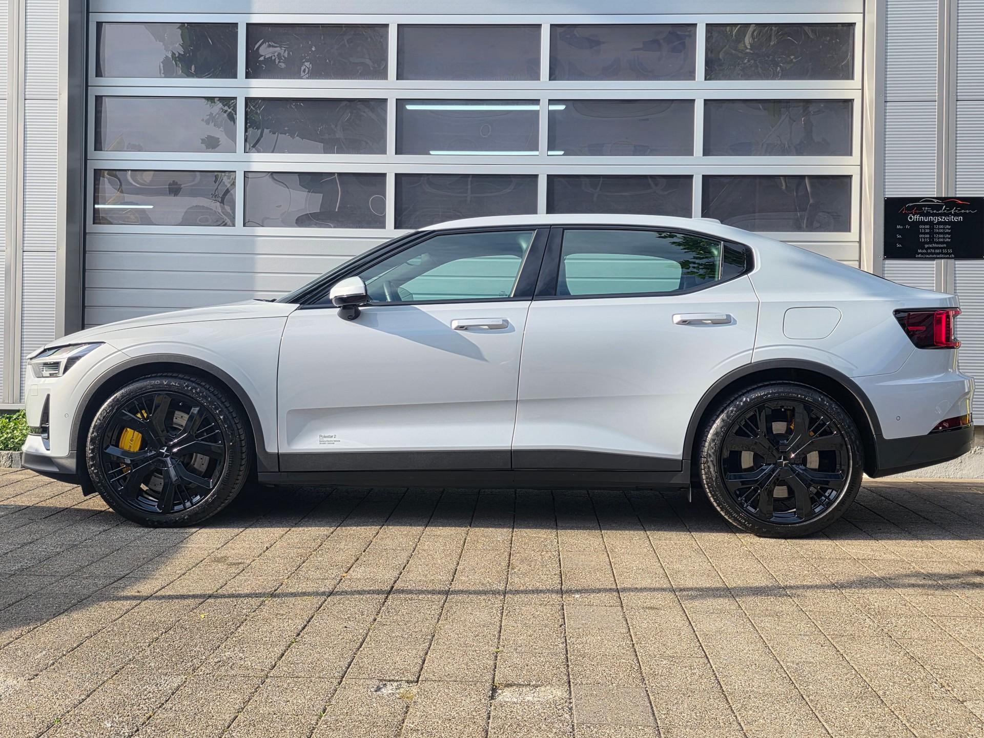 POLESTAR Polestar 2 Long Range Dual 78 kWh * VOLLAUSSGTATTUNG | PERFORMANCE | PLUS-PAKET| DRIVE PAKET| 360° KAMERA| GARANTIE BIS 08.2029-image-2
