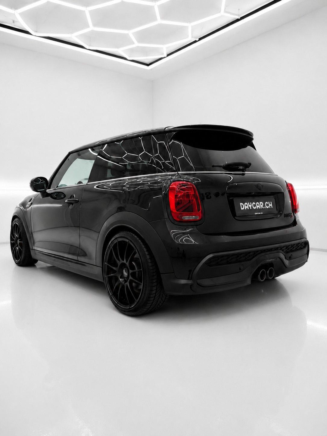 MINI Cooper S Steptronic DKG Black edition-showroom-element-1