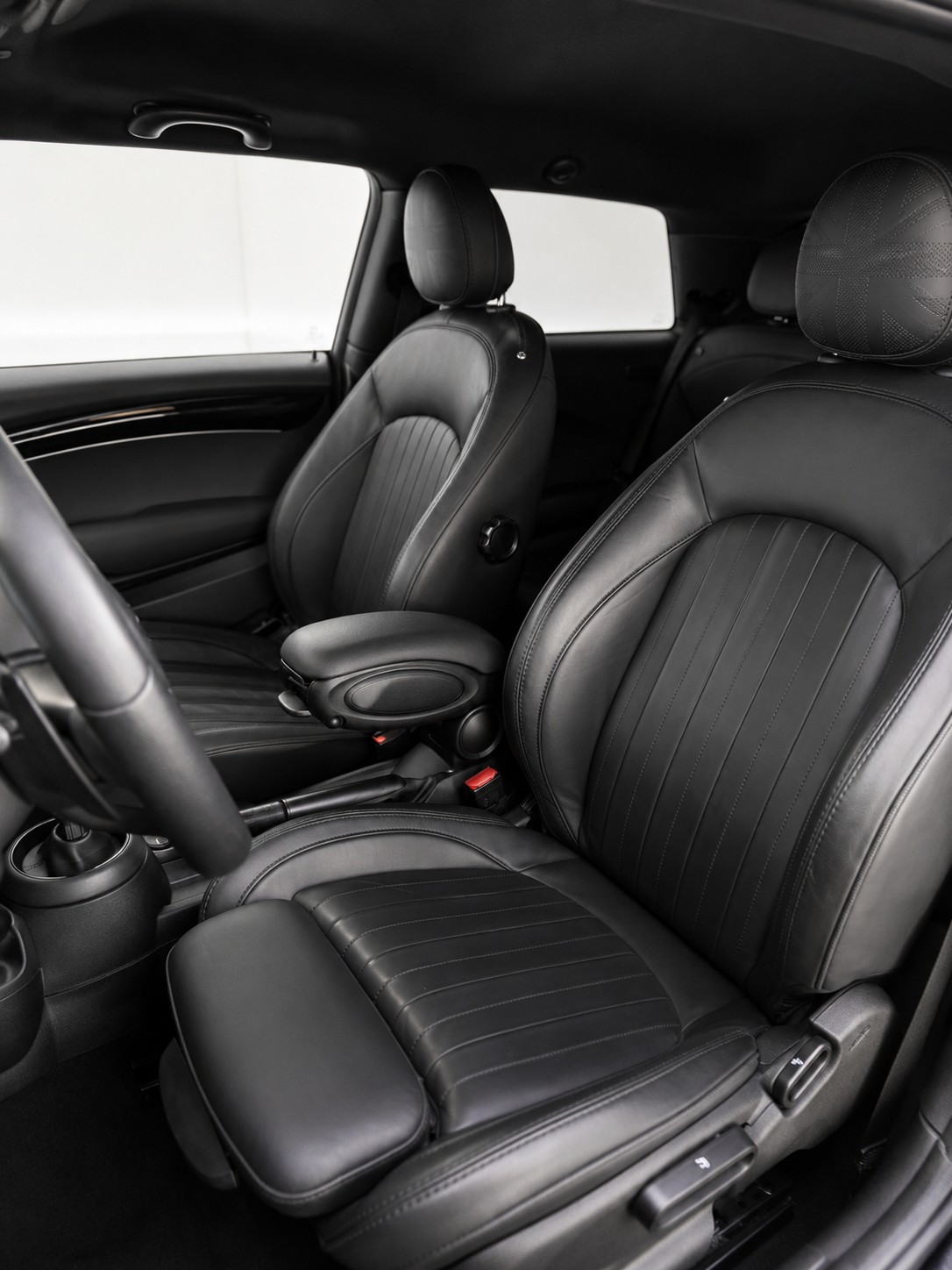MINI Cooper S Steptronic DKG Black edition-image-6