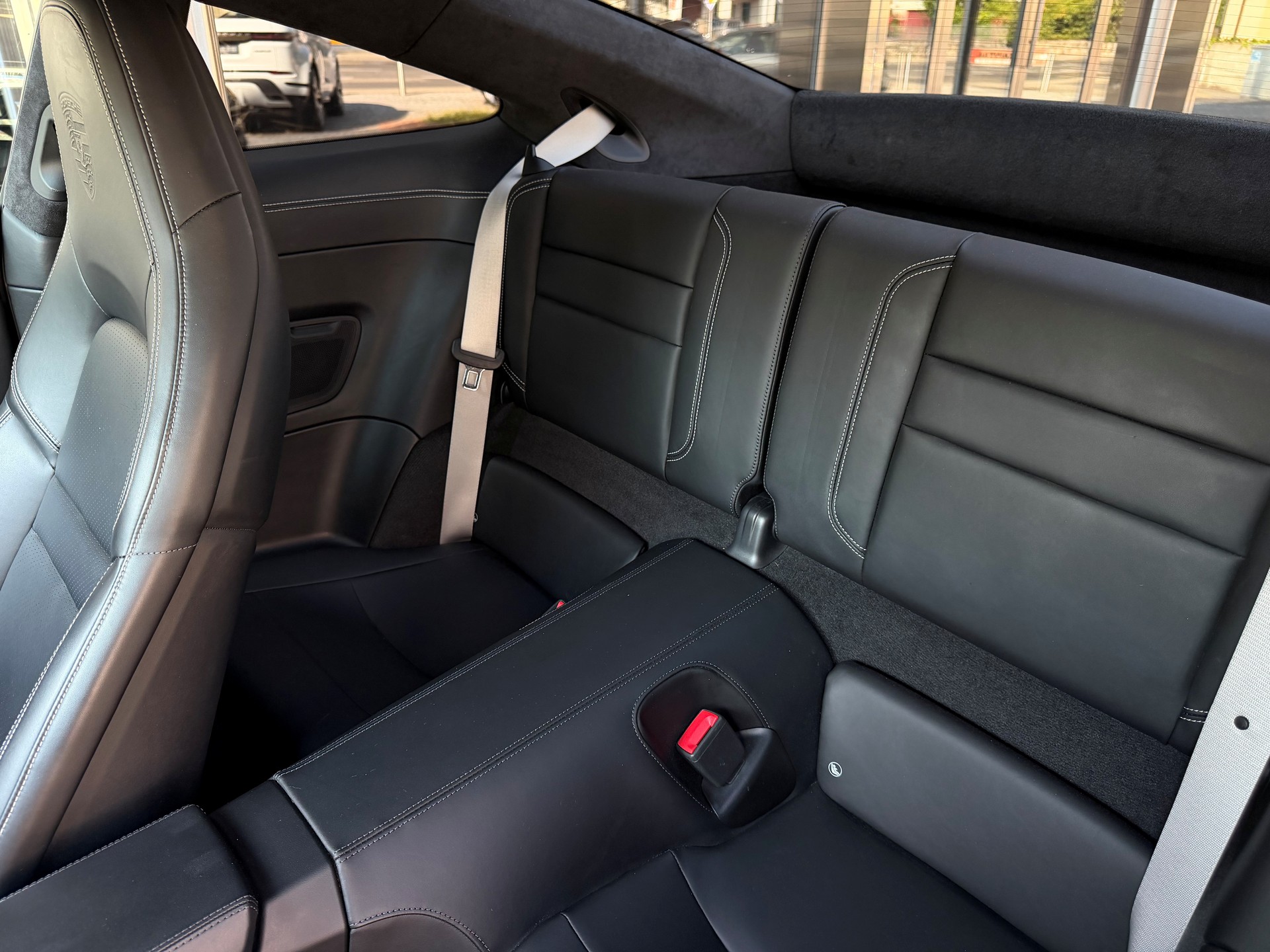 PORSCHE 911 Carrera 4 PDK-image-12