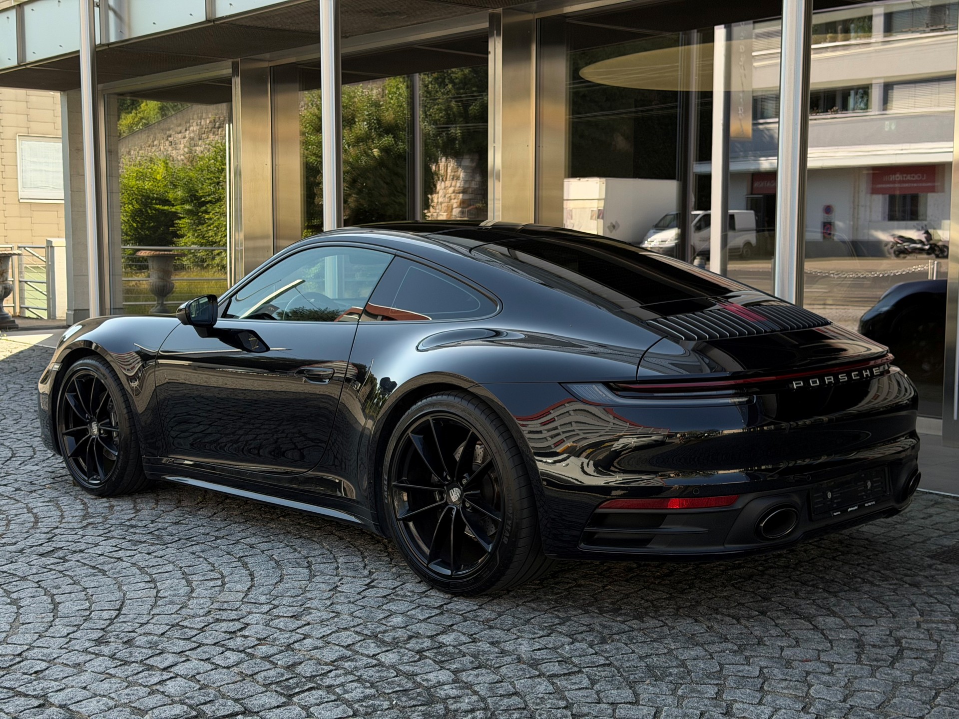 PORSCHE 911 Carrera 4 PDK-image-3