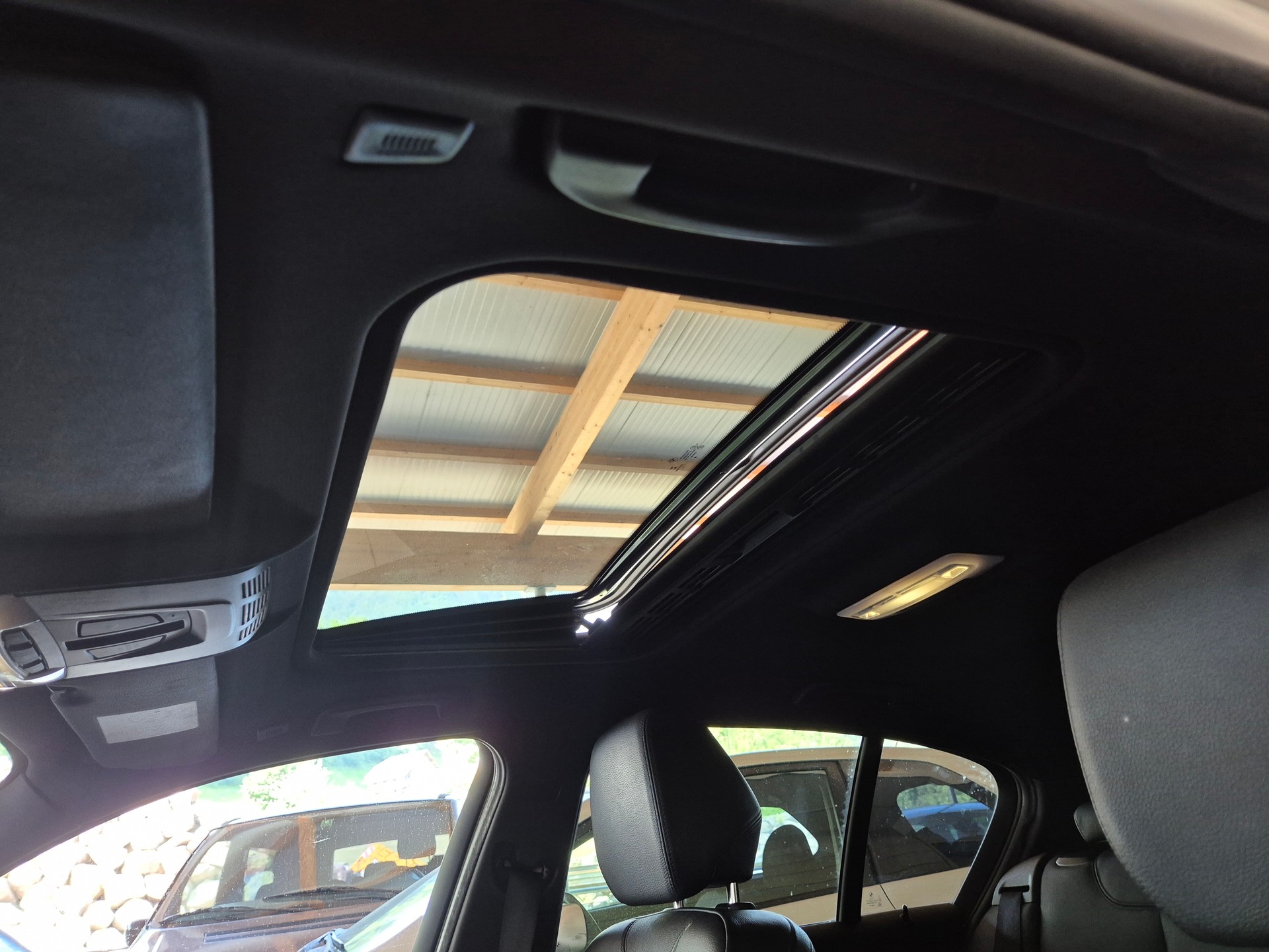 BMW M135i xDrive Steptronic-image-8