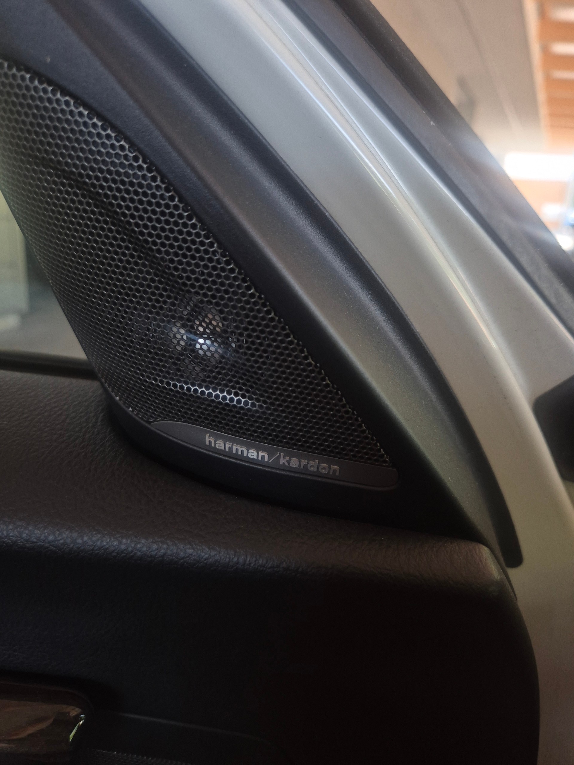 BMW M135i xDrive Steptronic-image-11
