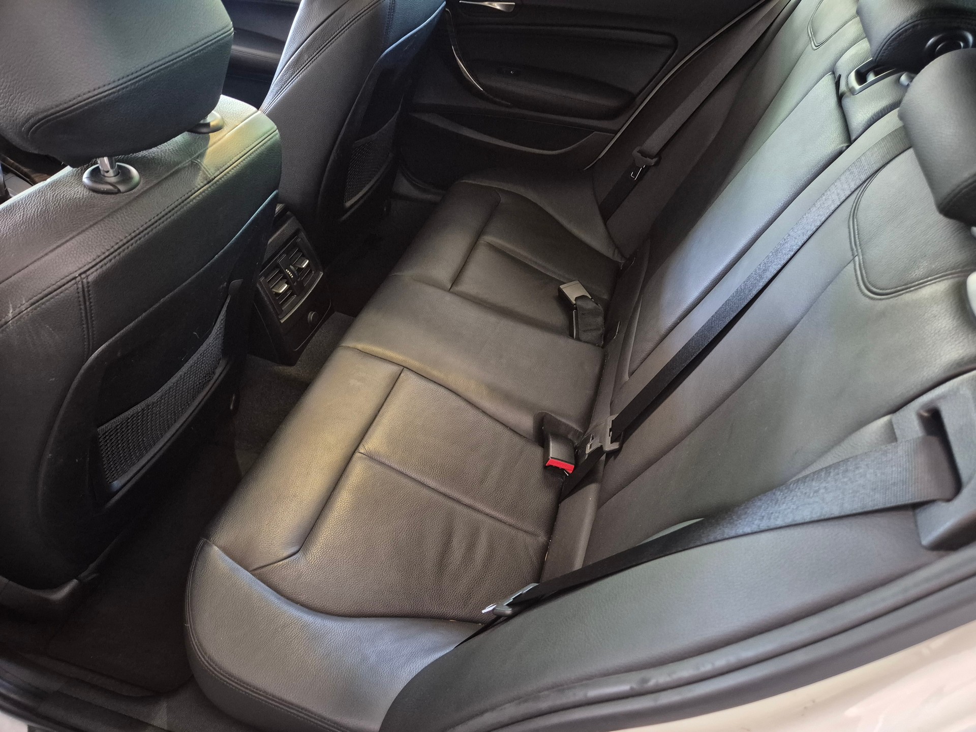 BMW M135i xDrive Steptronic-image-7