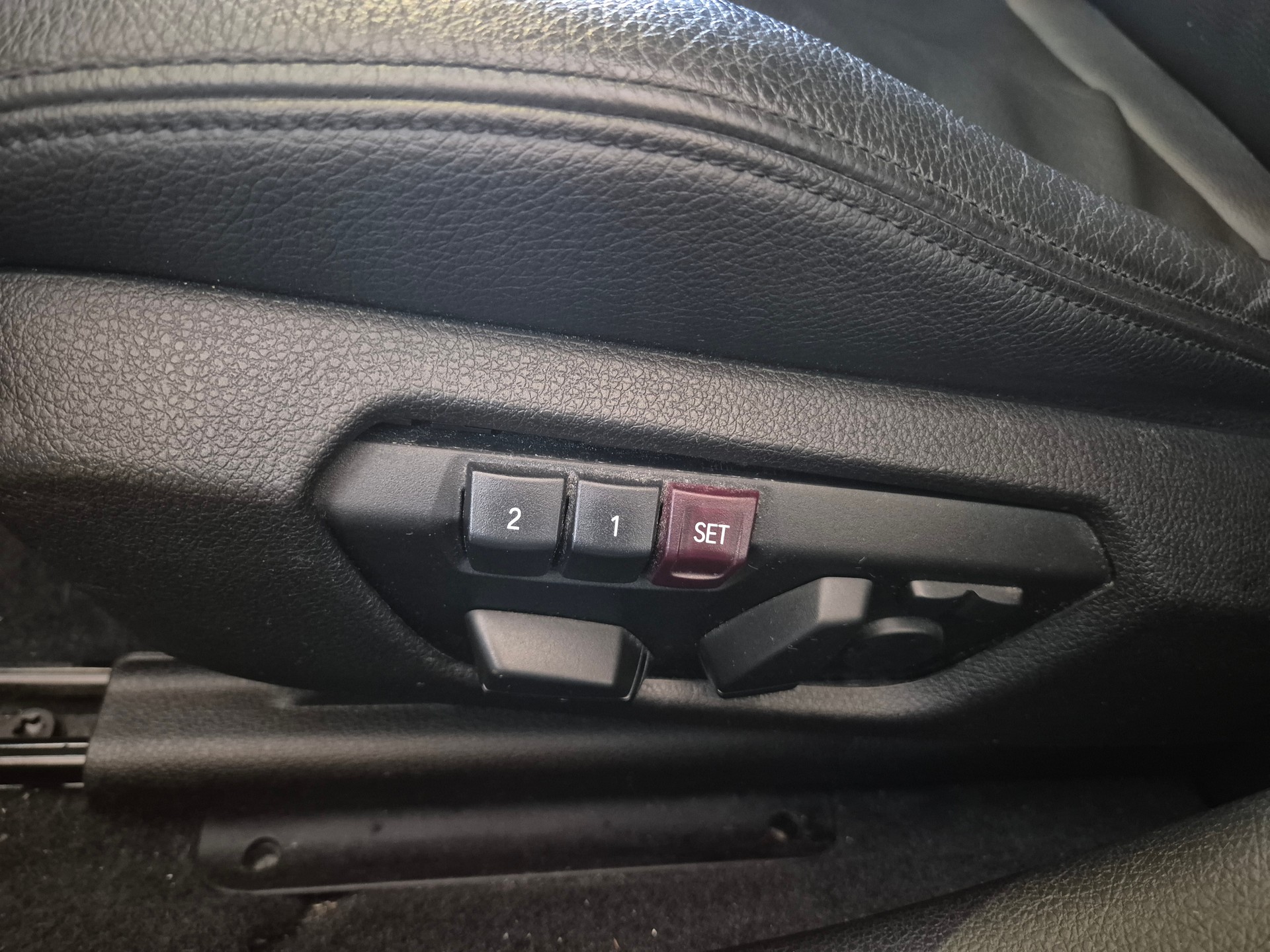 BMW M135i xDrive Steptronic-image-9