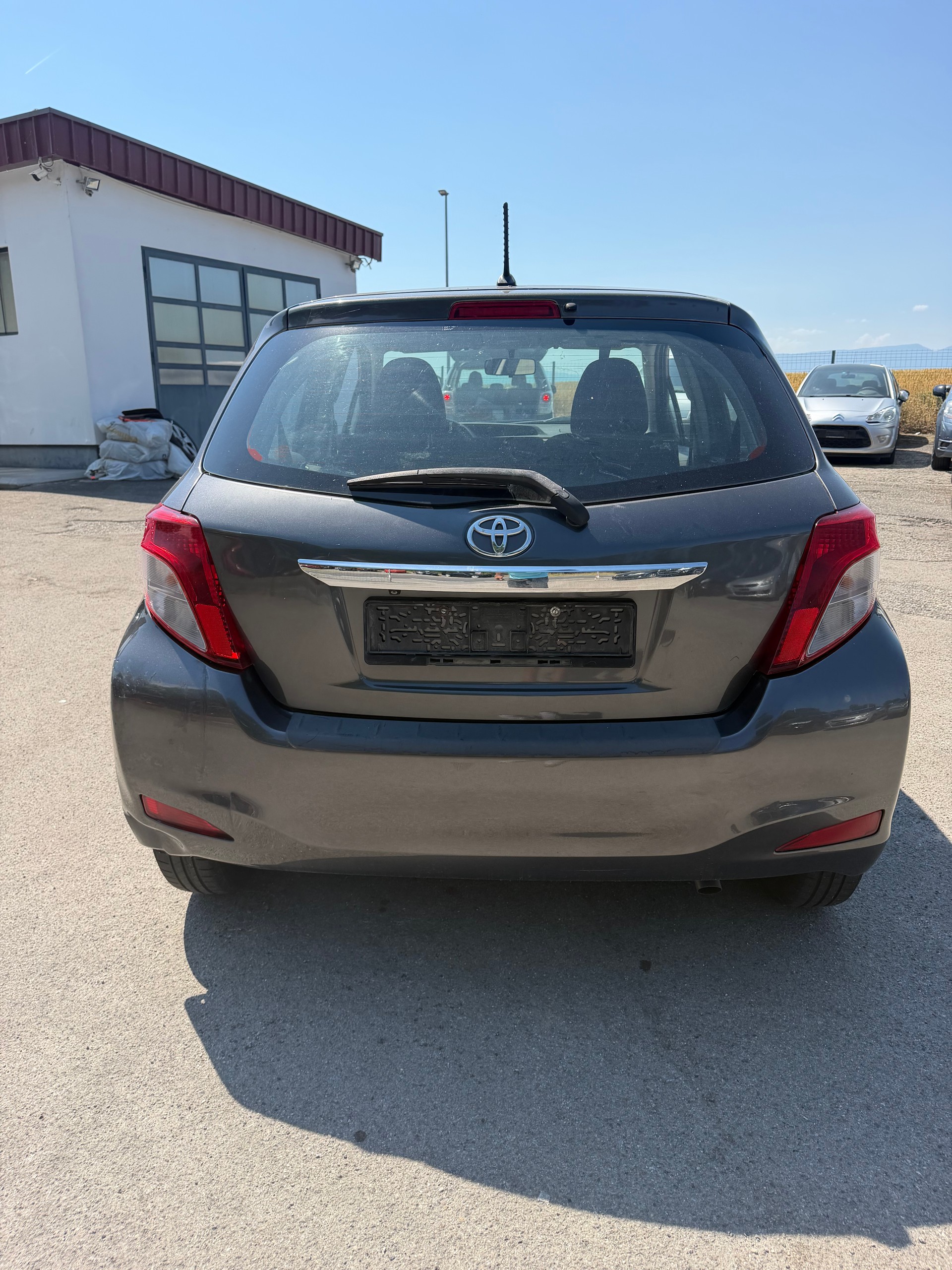TOYOTA Yaris 1.33 Sol Premium-image-4