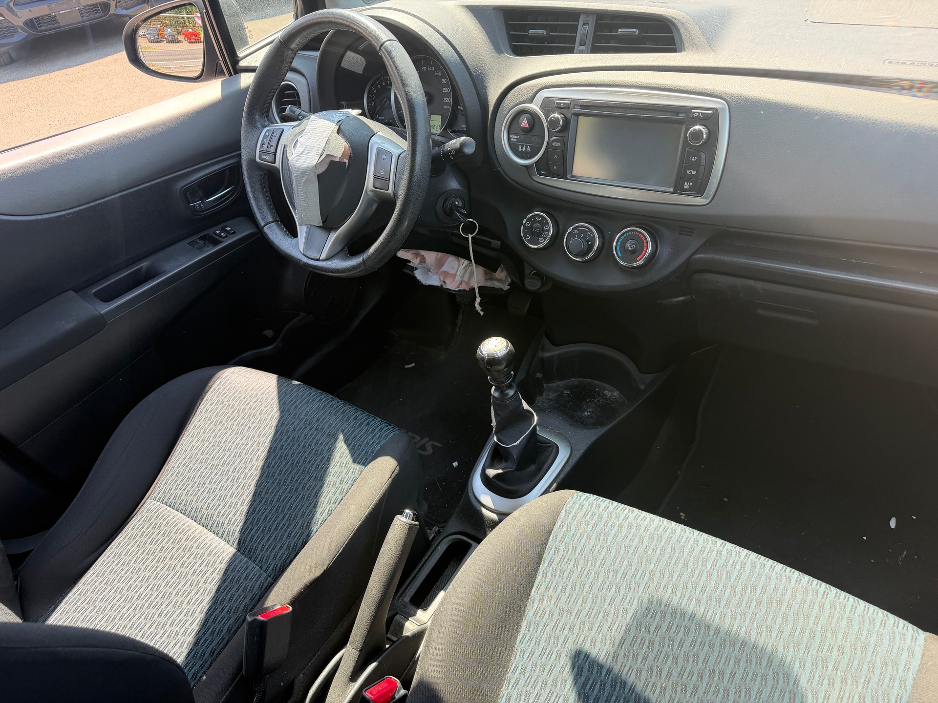TOYOTA Yaris 1.33 Sol Premium-image-3