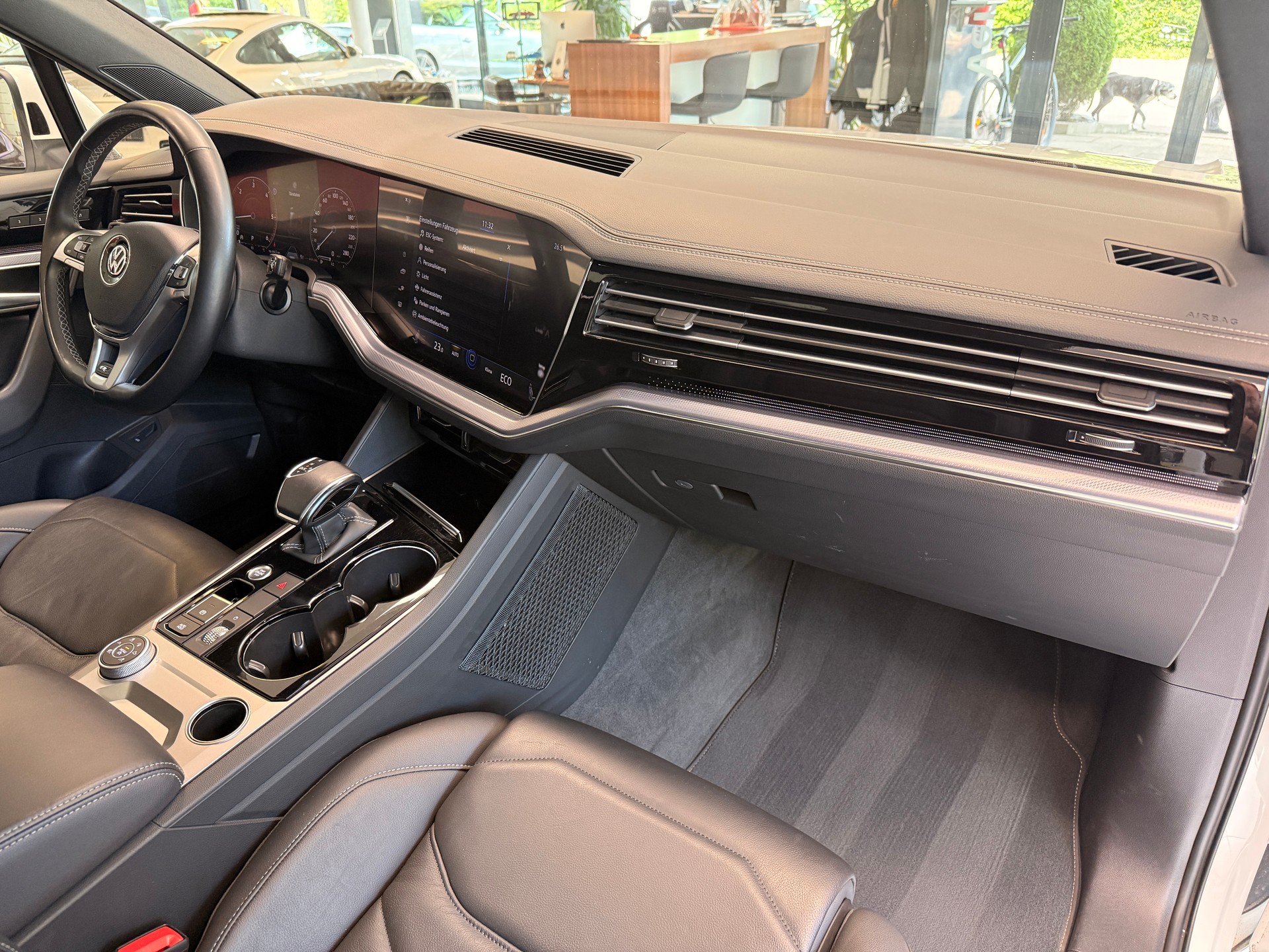 VW Touareg 3.0 V6 TDI 286 R-Line-image-10