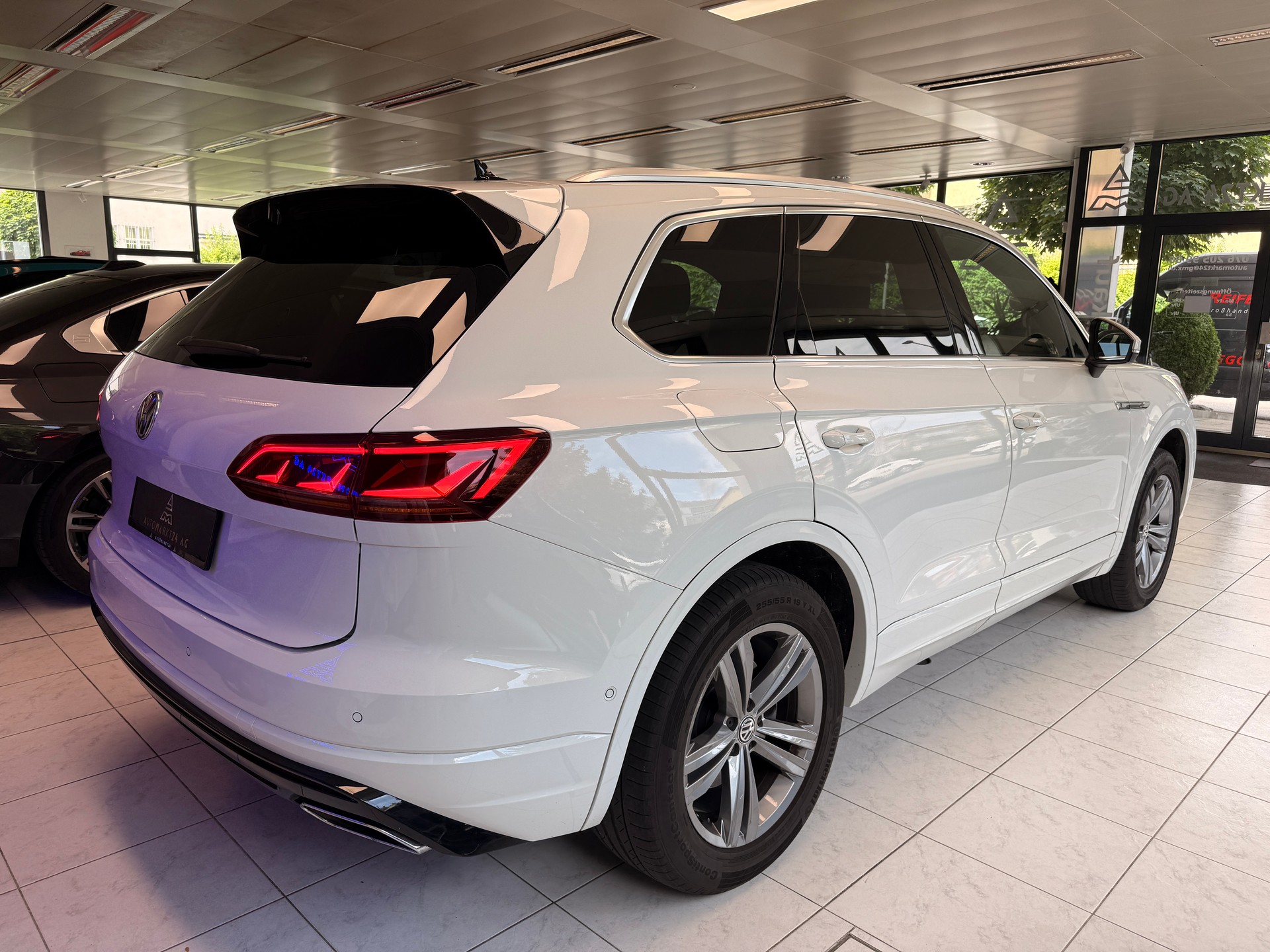 VW Touareg 3.0 V6 TDI 286 R-Line-image-15