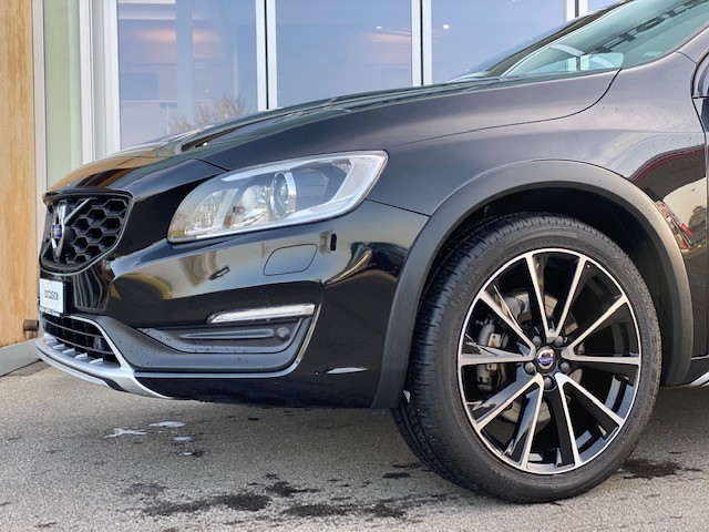 VOLVO V60 Cross Country 2.4 D4 Executive AWD S/S-image-6