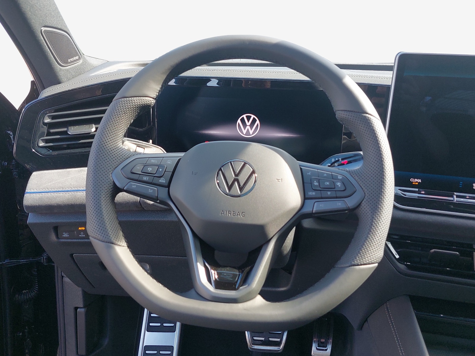 VW Tiguan 2.0 TSI DSG R-Line Plus 4Motion-image-9