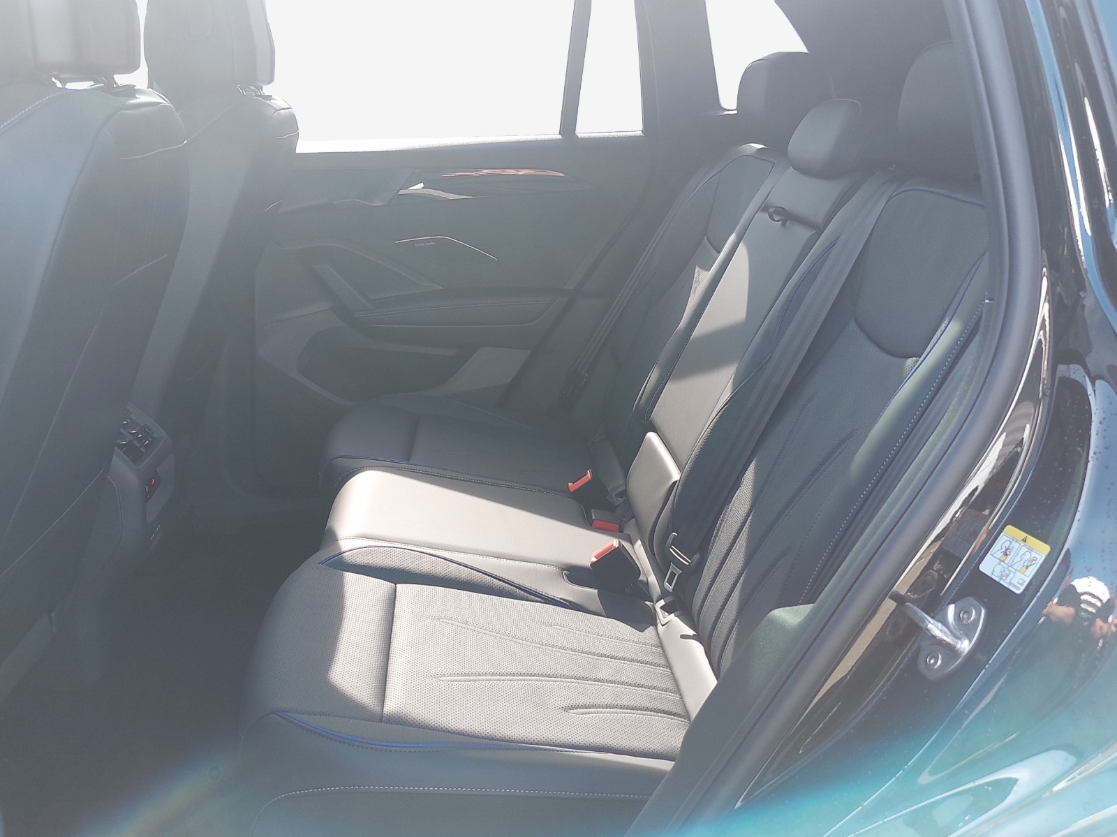 VW Tiguan 2.0 TSI DSG R-Line Plus 4Motion-image-11