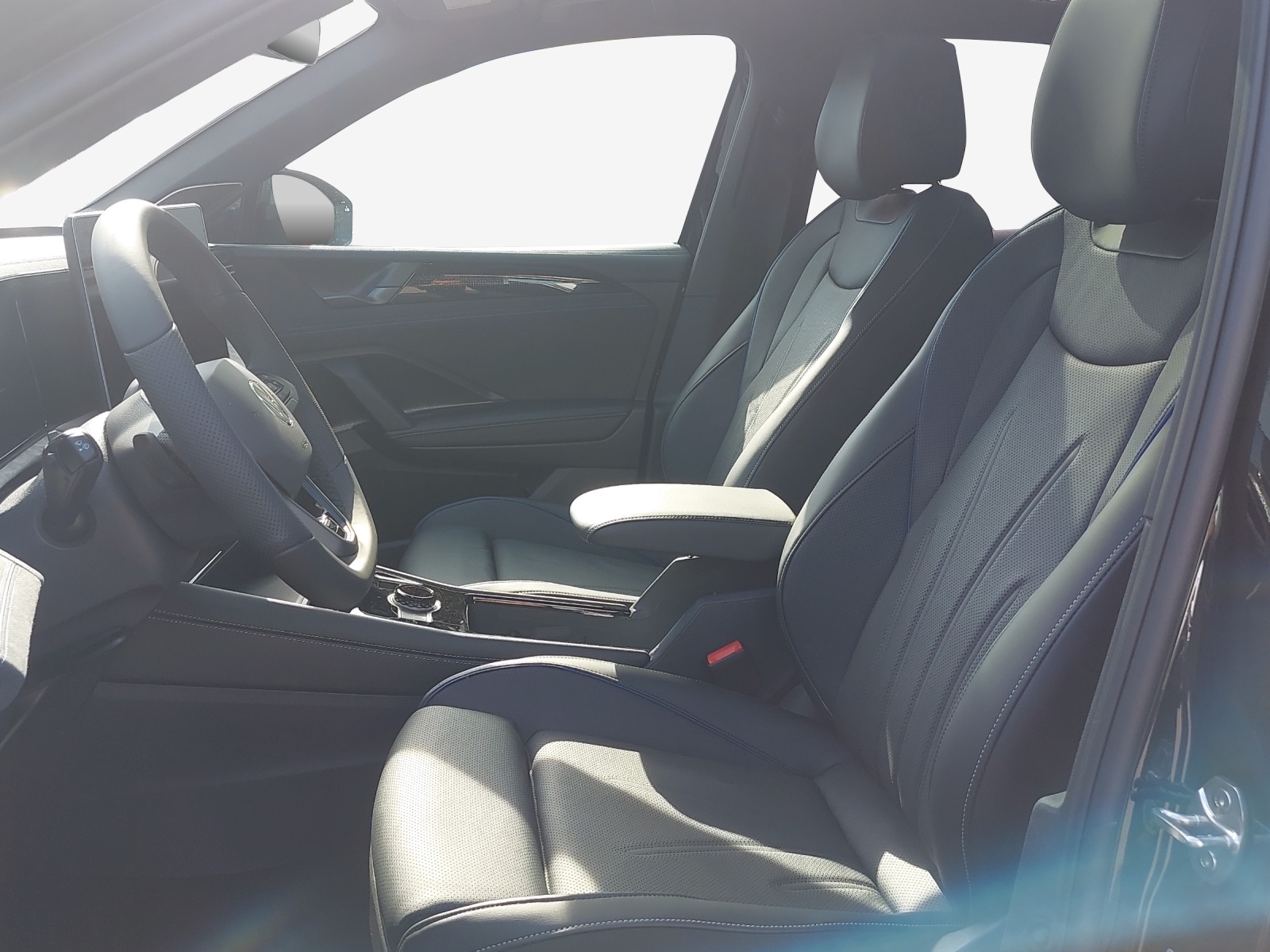 VW Tiguan 2.0 TSI DSG R-Line Plus 4Motion-image-7