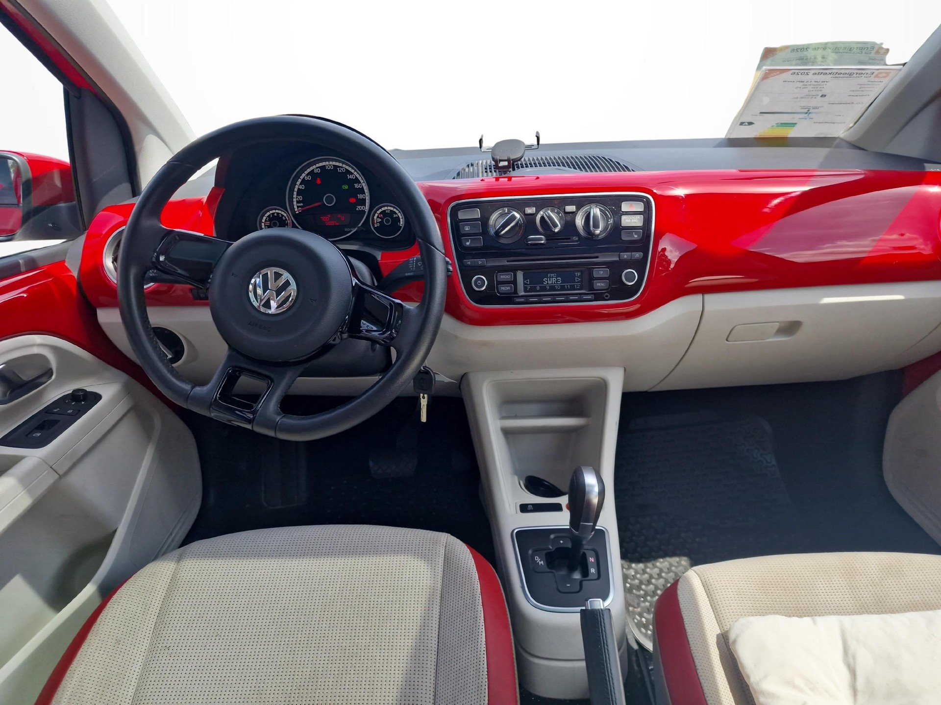 VW Up 1.0 MPI 60 High ASG-image-8