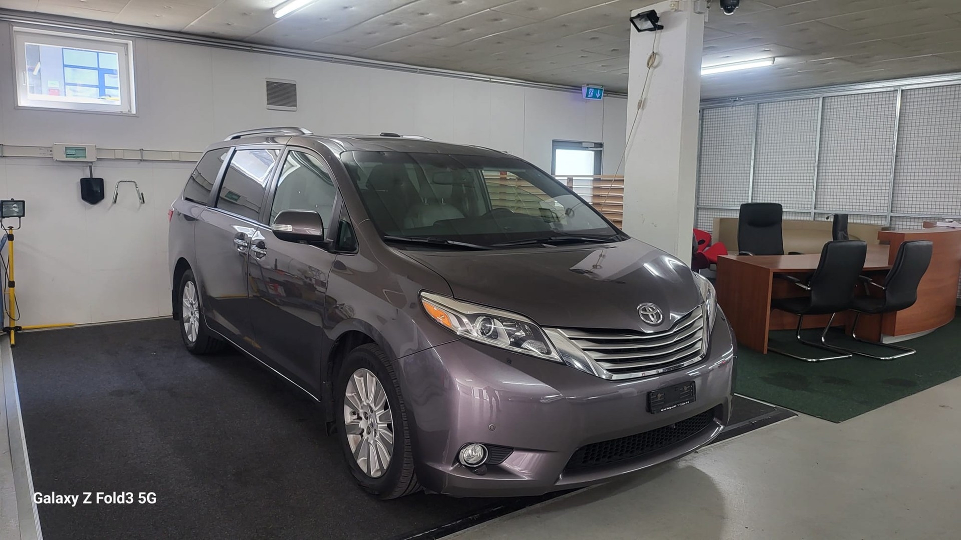 TOYOTA SIENNA LIMITED PREMIUM AWD MODELL 2015-image-3