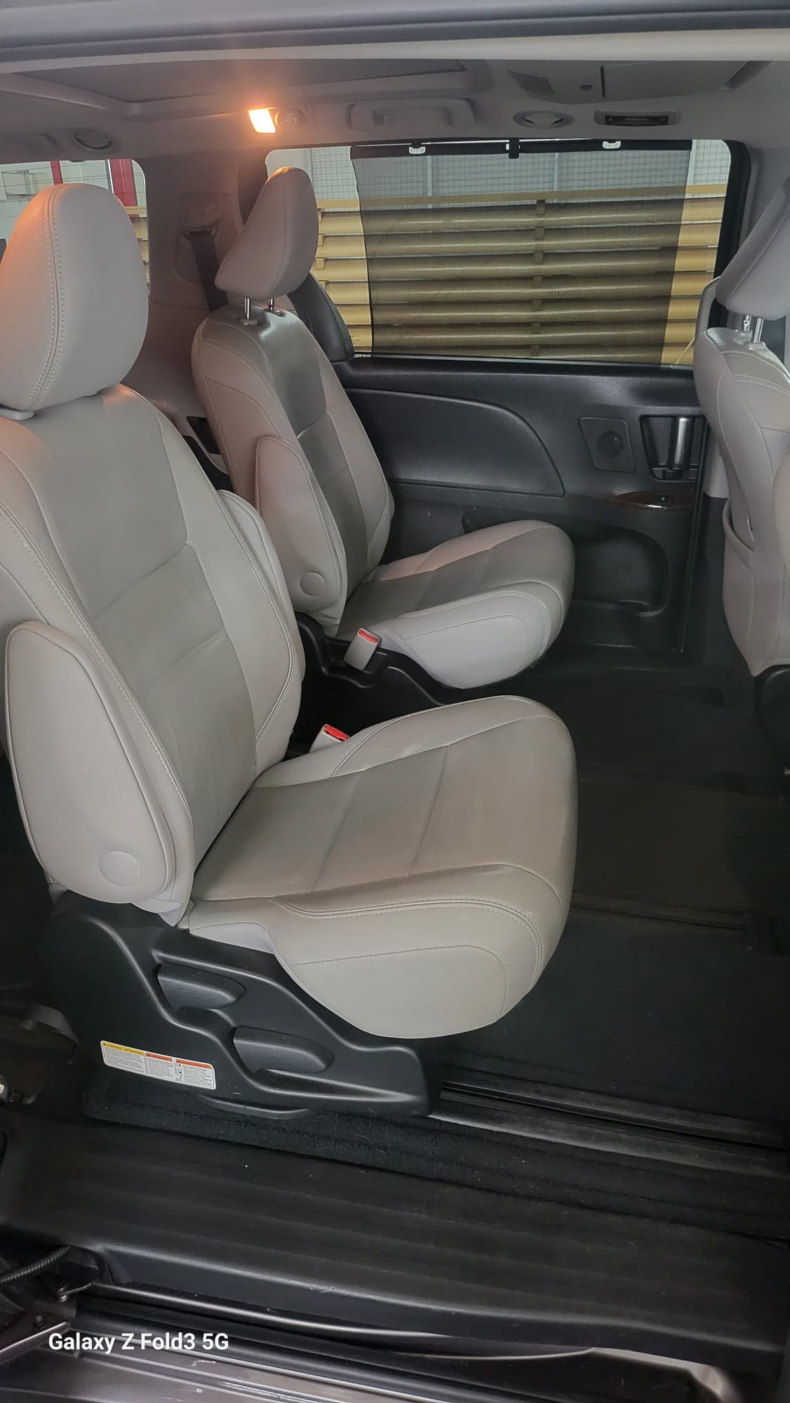 TOYOTA SIENNA LIMITED PREMIUM AWD MODELL 2015-image-7