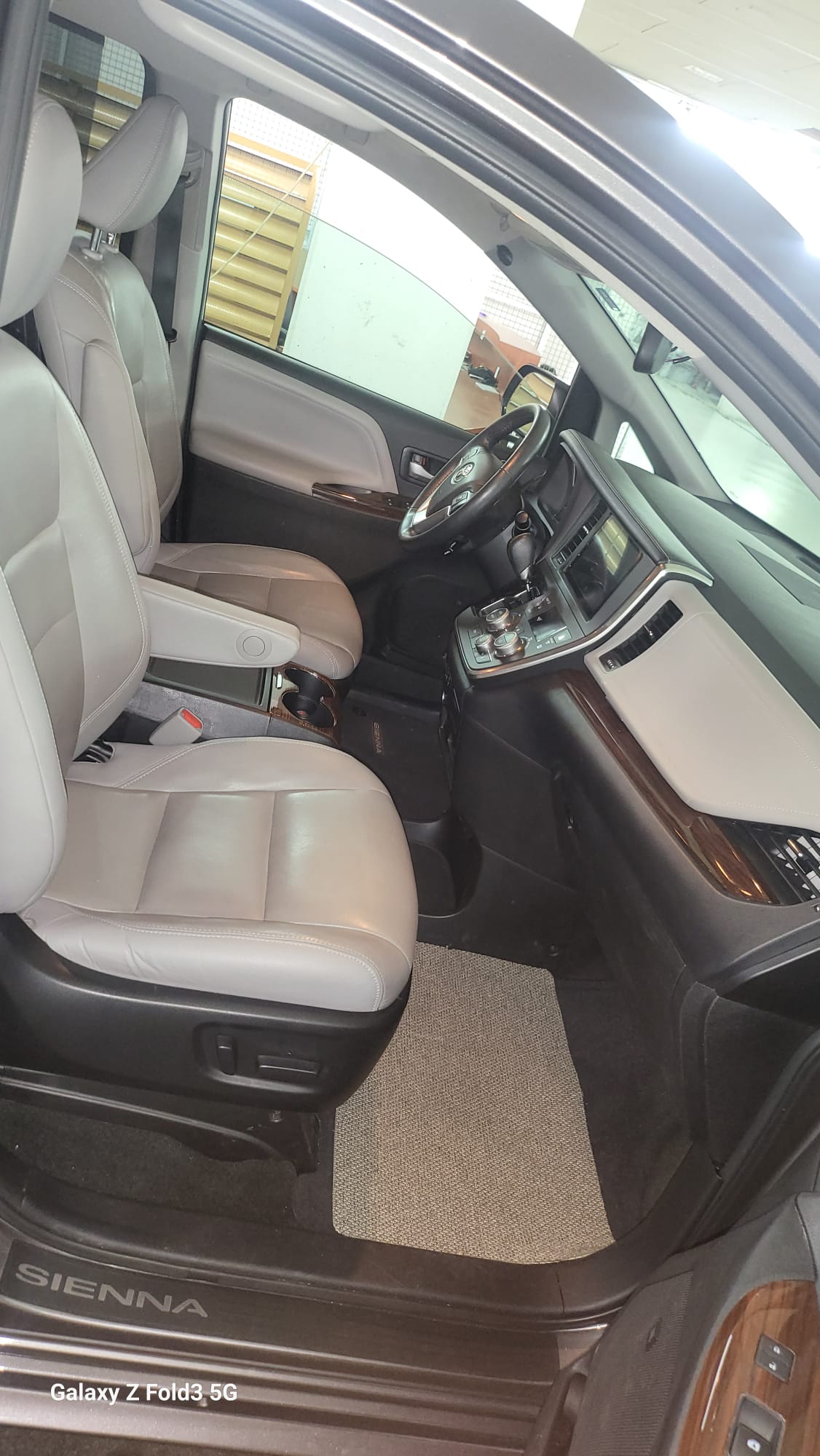 TOYOTA SIENNA LIMITED PREMIUM AWD MODELL 2015-image-8