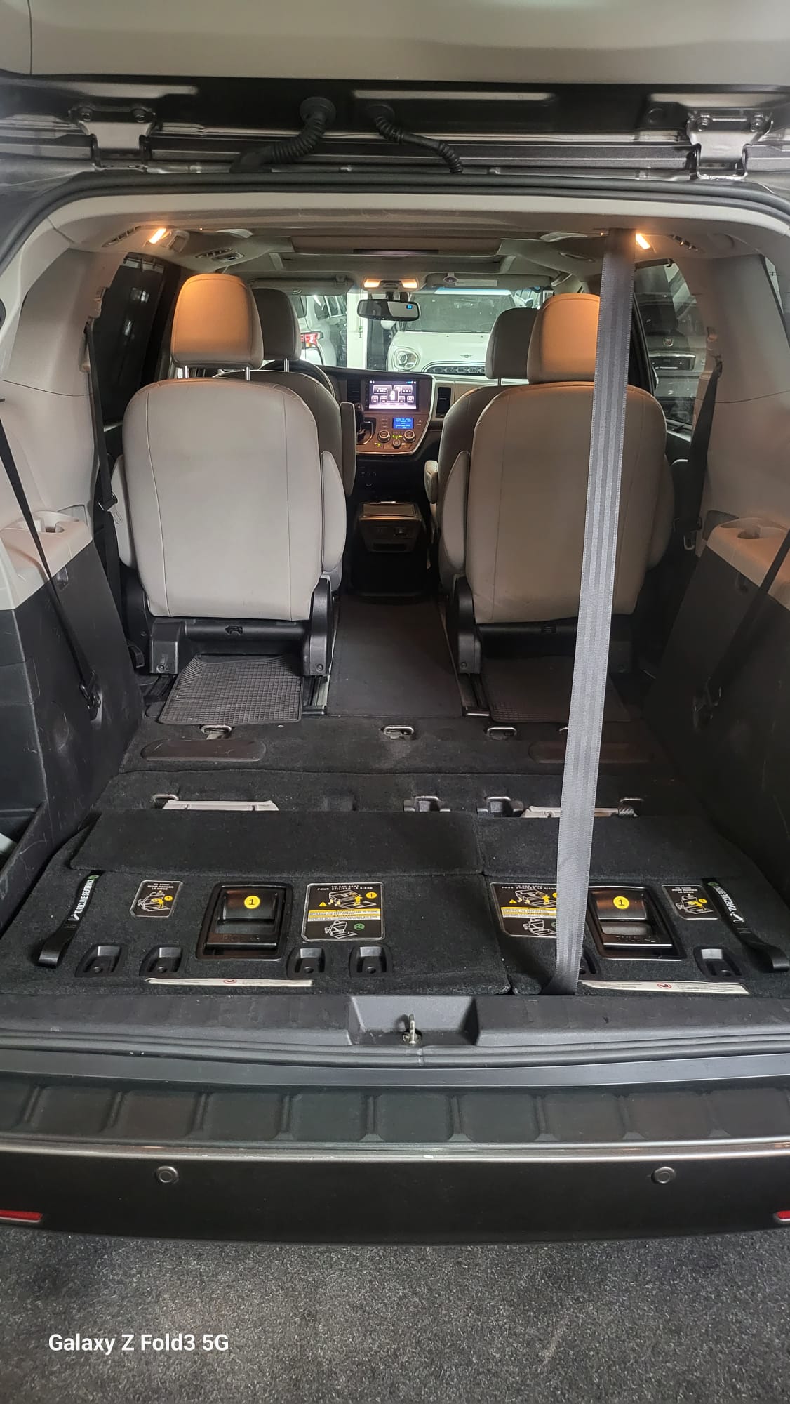 TOYOTA SIENNA LIMITED PREMIUM AWD MODELL 2015-image-6