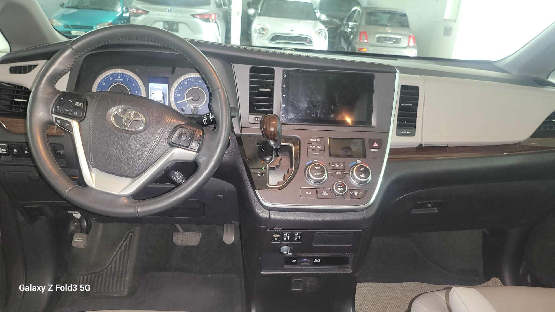 TOYOTA SIENNA LIMITED PREMIUM AWD MODELL 2015-image-4