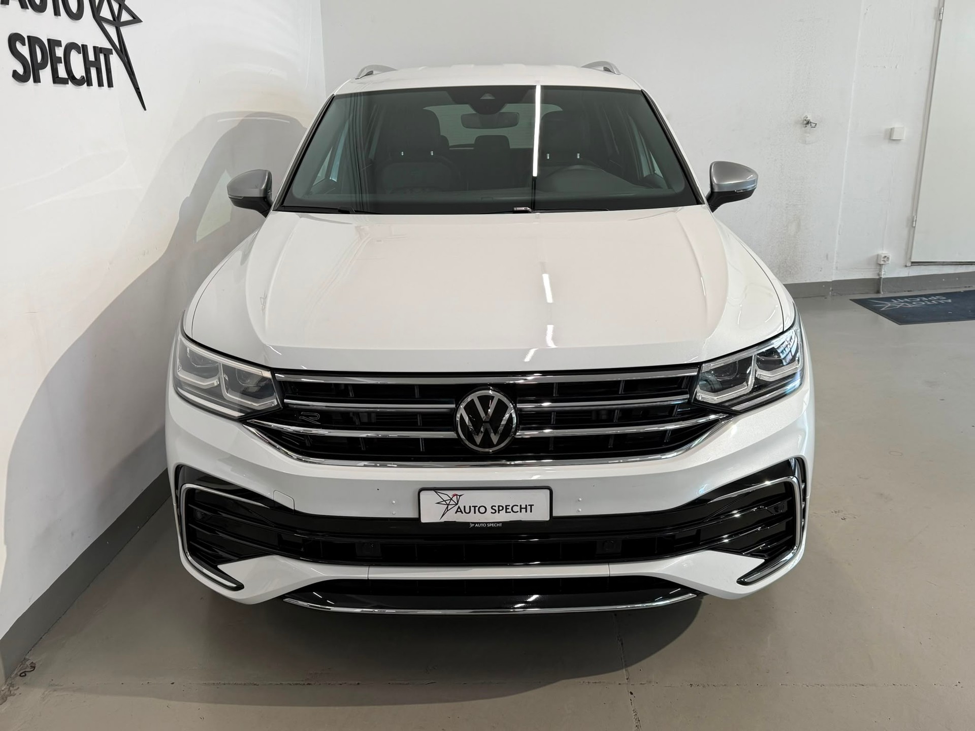 VW Tiguan Allspace 2.0TSI R-Line 4Motion DSG-showroom-element-2