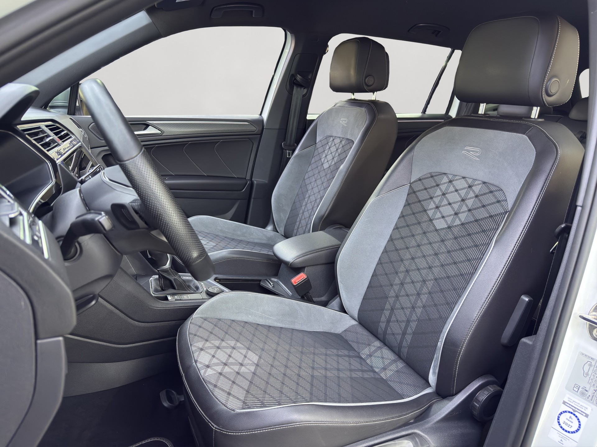 VW Tiguan Allspace 2.0TSI R-Line 4Motion DSG-image-12