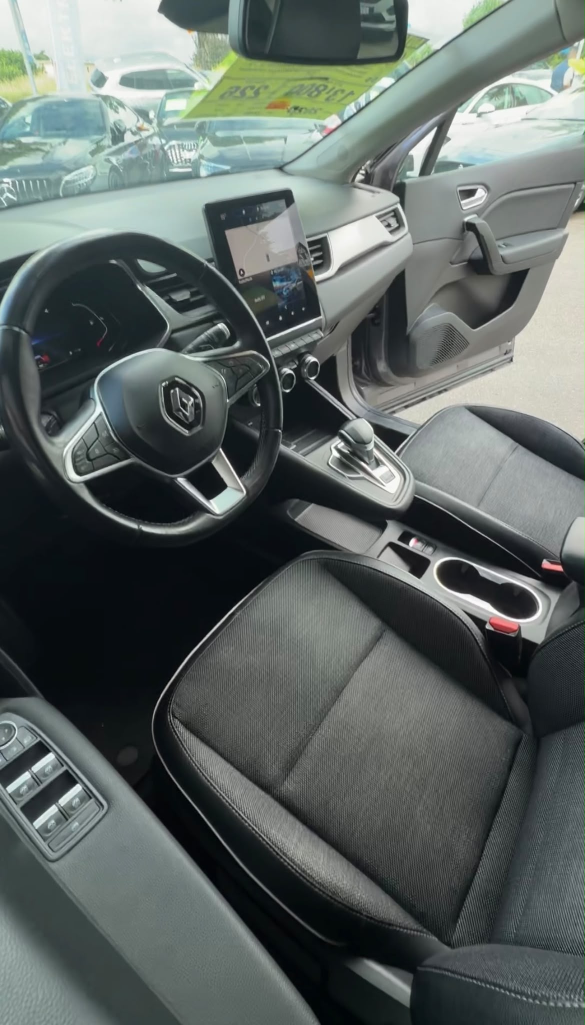 RENAULT 1.3 TCe 155 Intens EDC-image-2