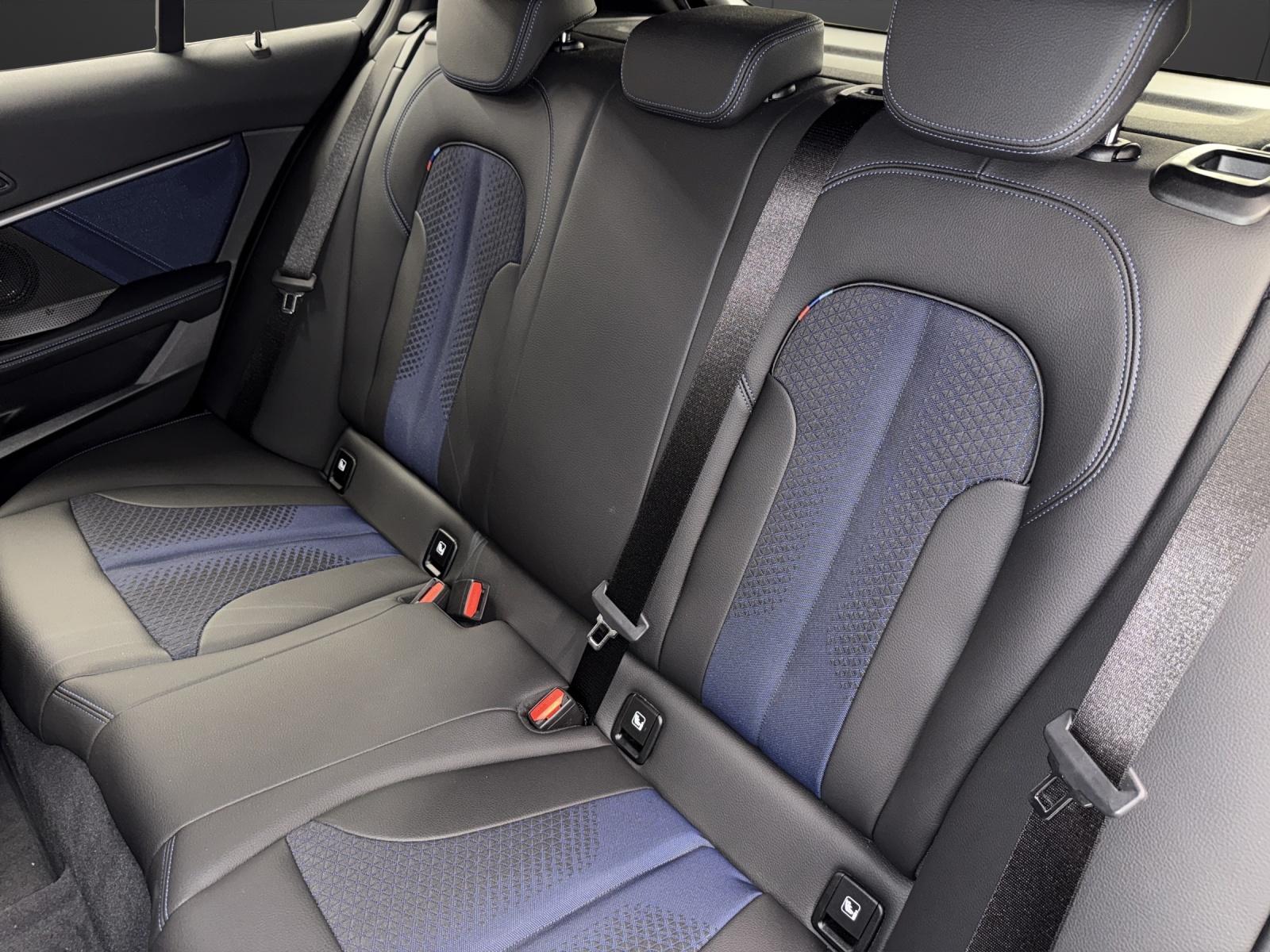 BMW 118i M SPORT-image-15