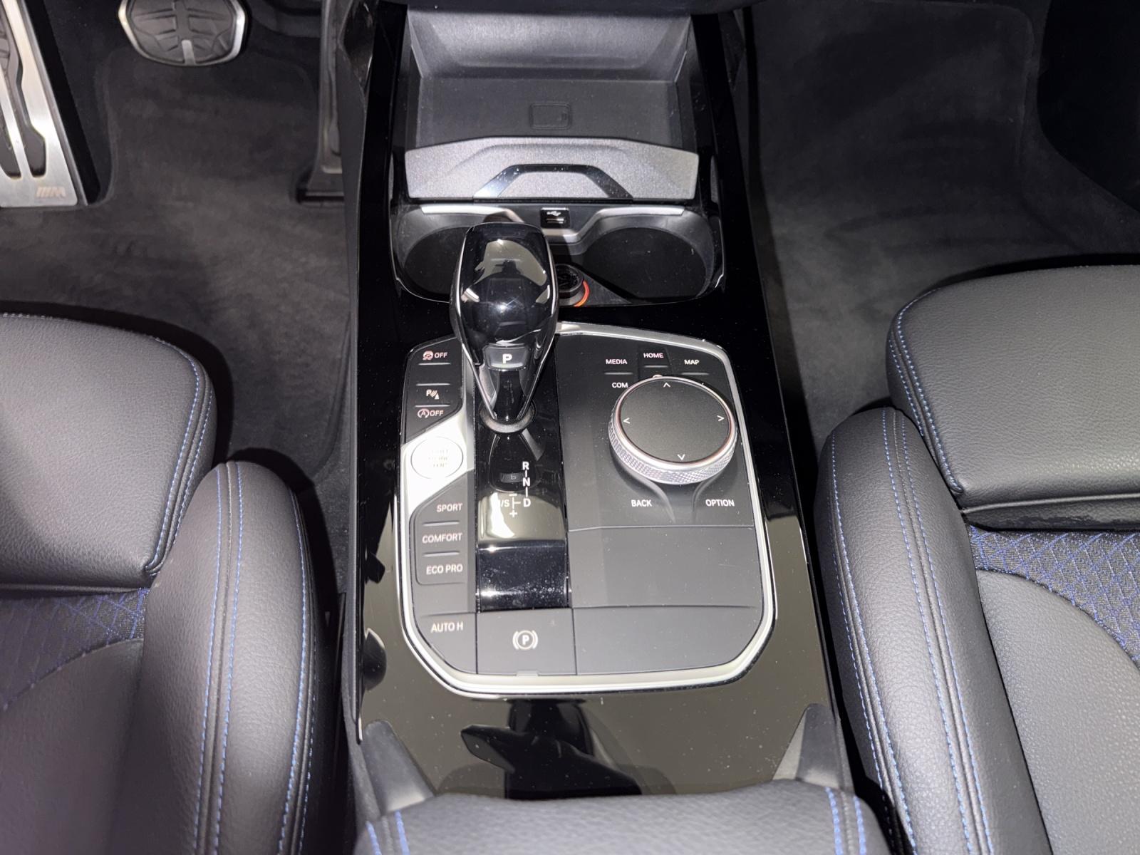 BMW 118i M SPORT-image-16