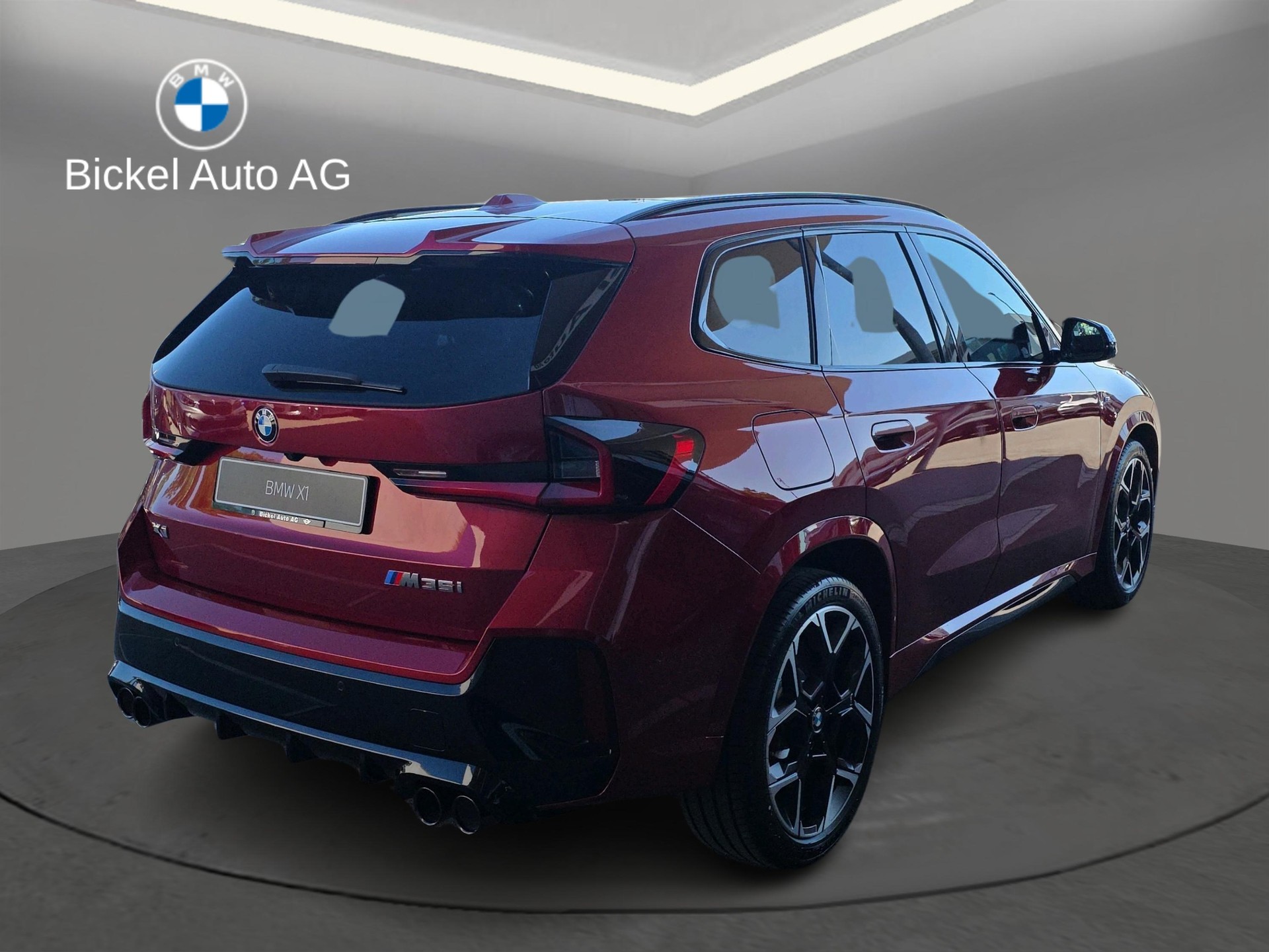BMW X1 M35i xDrive-showroom-element-1